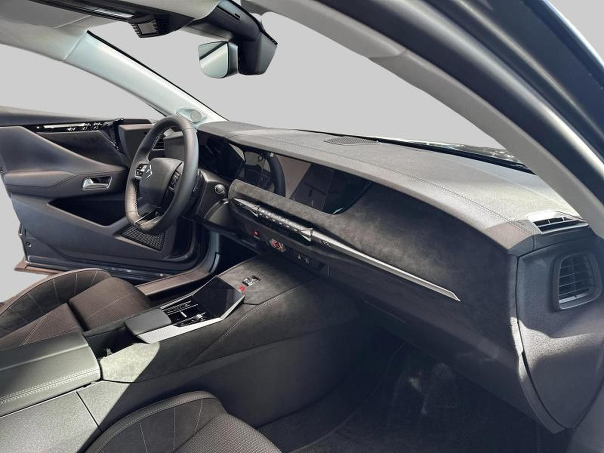 DS Automobiles DS4 4 Performance Line + (2023) - Photo 11