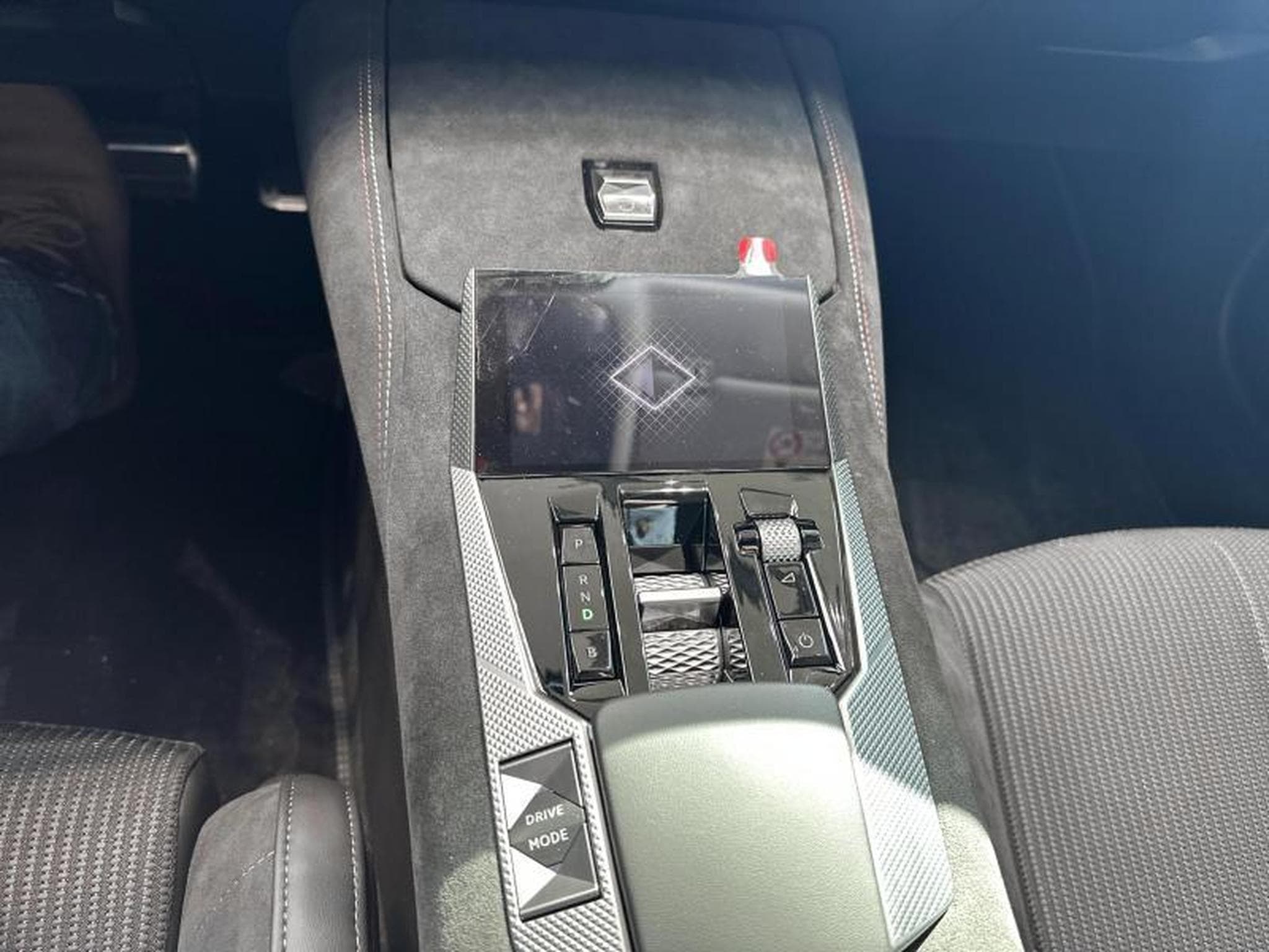 DS Automobiles DS4 4 Performance Line + (2023) - Photo 16