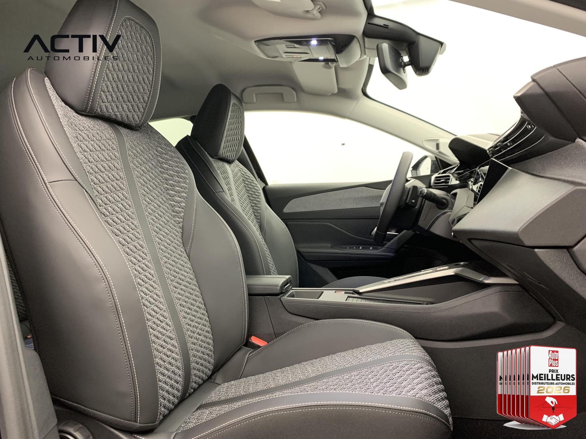 Peugeot 308 Hybrid 145 e-DCS6 Allure (2026) - Photo 9