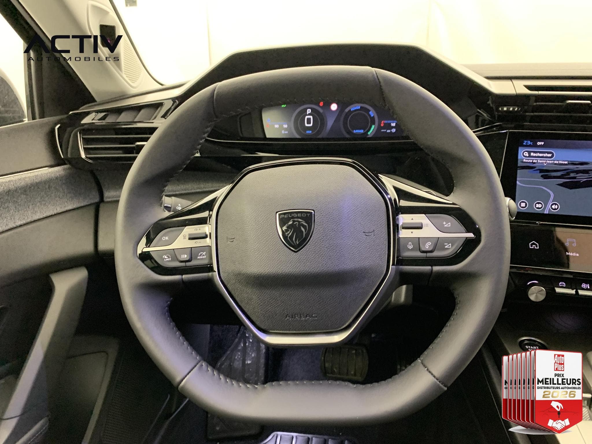 Peugeot 308 Hybrid 145 e-DCS6 Allure (2026) - Photo 14