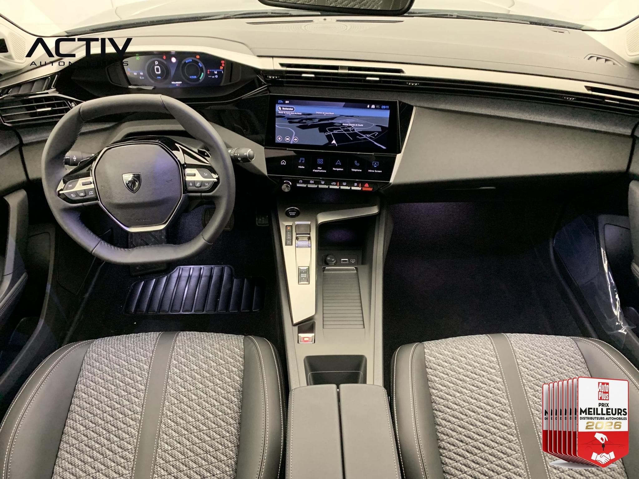 Peugeot 308 Hybrid 145 e-DCS6 Allure (2026) - Photo 12