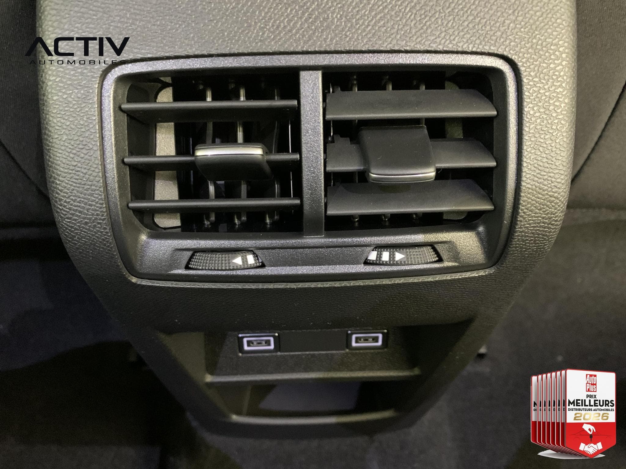 Peugeot 308 Hybrid 145 e-DCS6 Allure (2026) - Photo 16