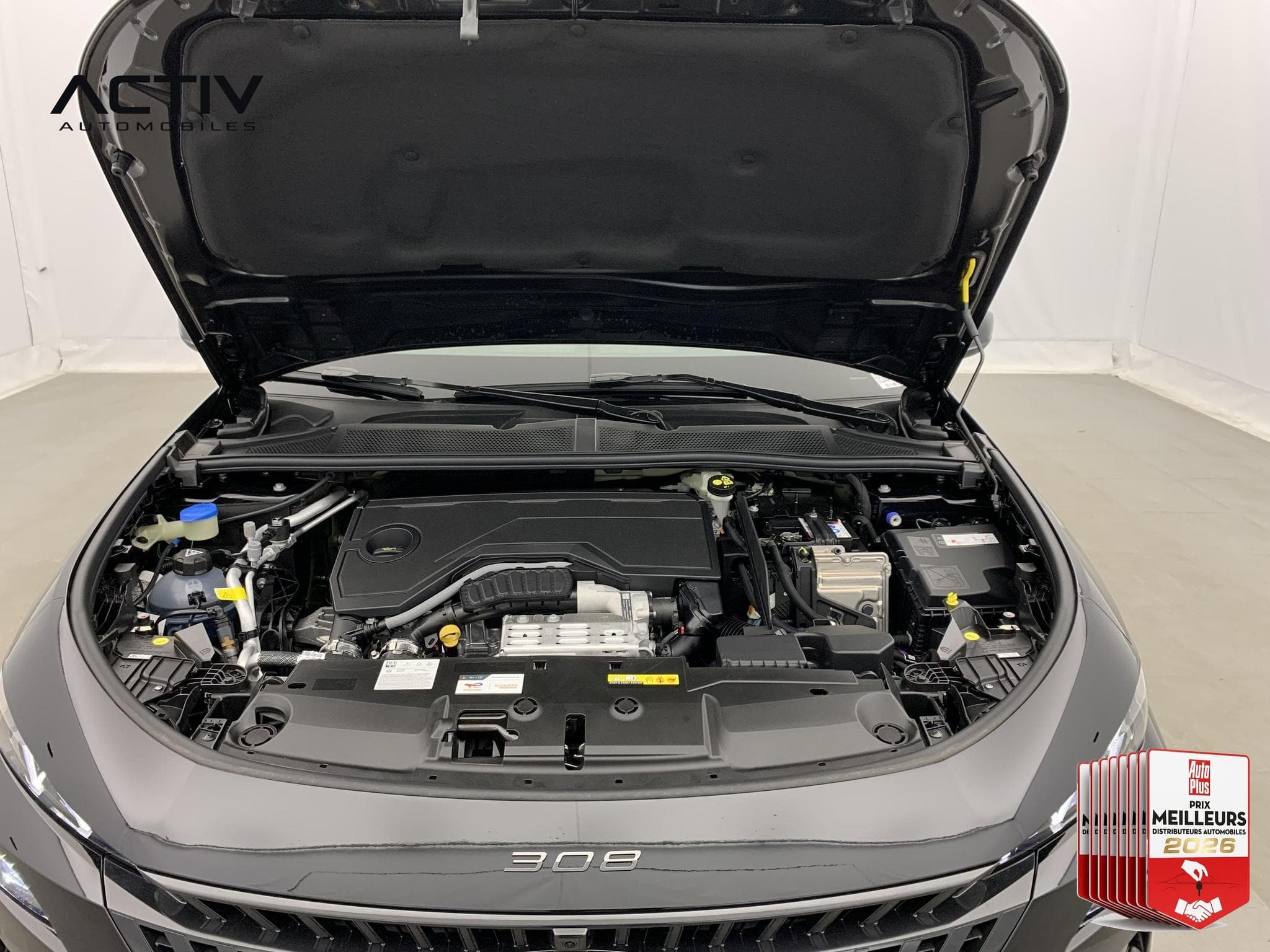 Peugeot 308 Hybrid 145 e-DCS6 Allure (2026) - Photo 23