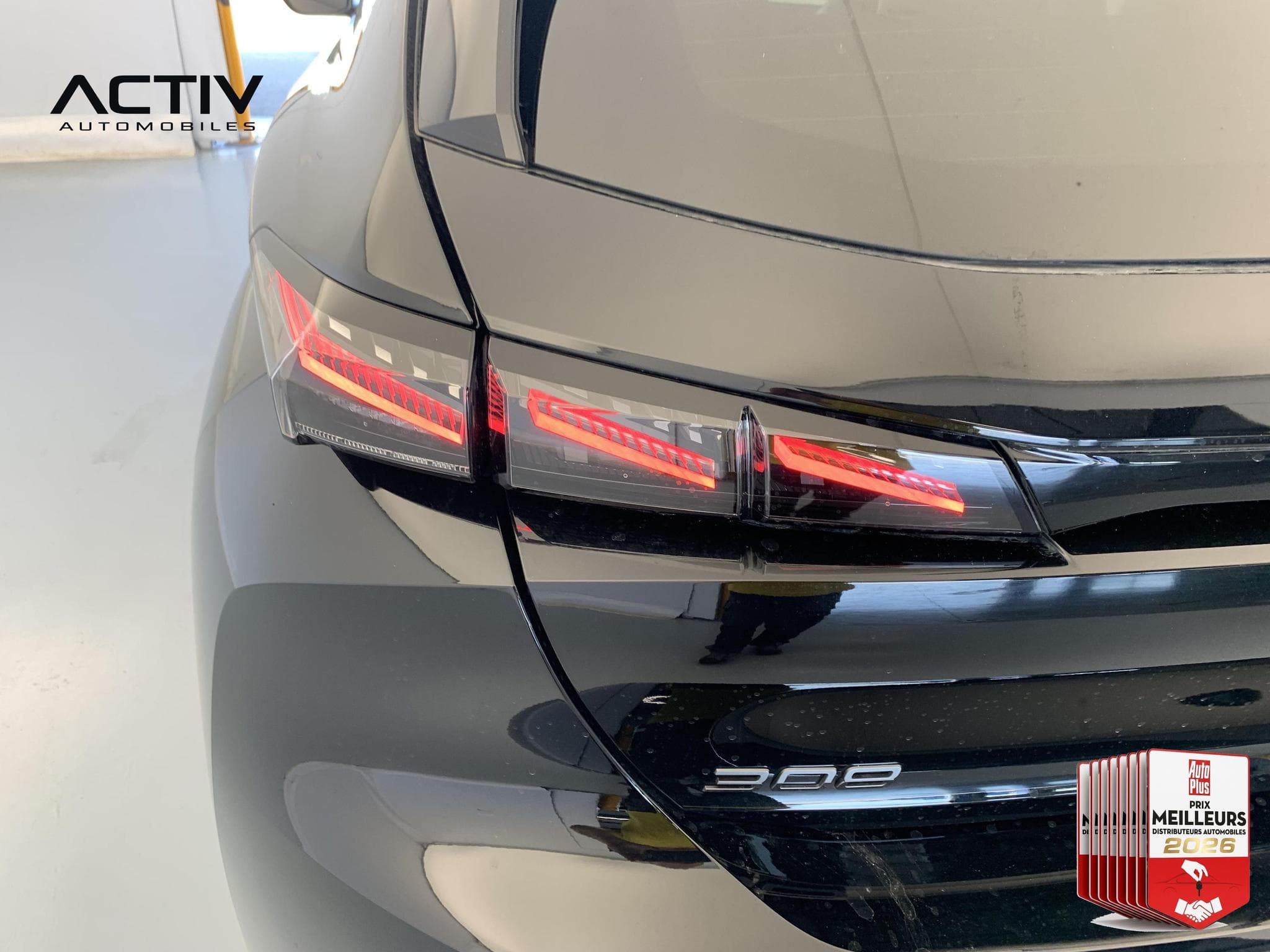 Peugeot 308 HYBRID 145 E-DCS6 ALLURE (2026) - Photo 11
