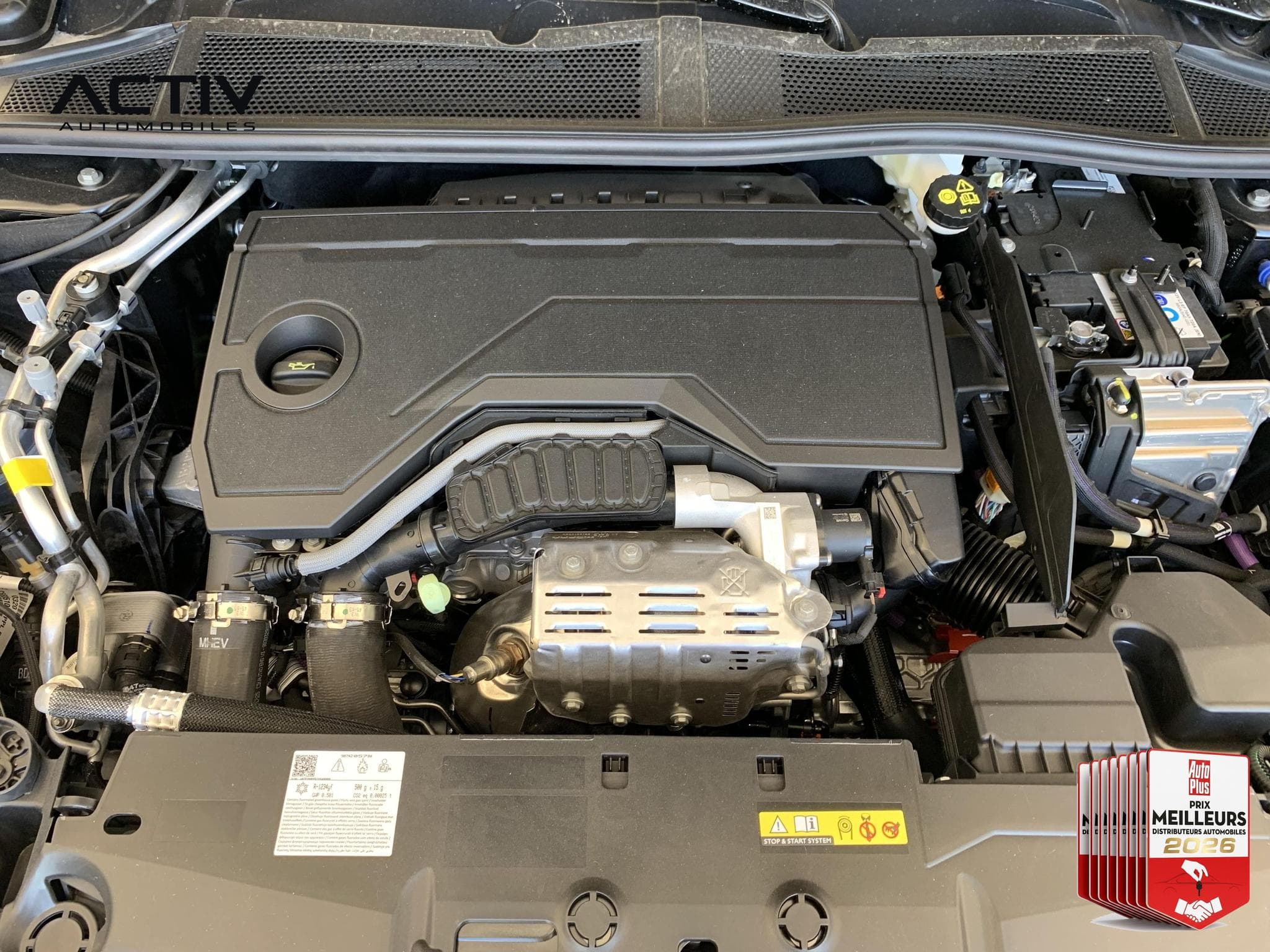 Peugeot 308 HYBRID 145 E-DCS6 ALLURE (2026) - Photo 23