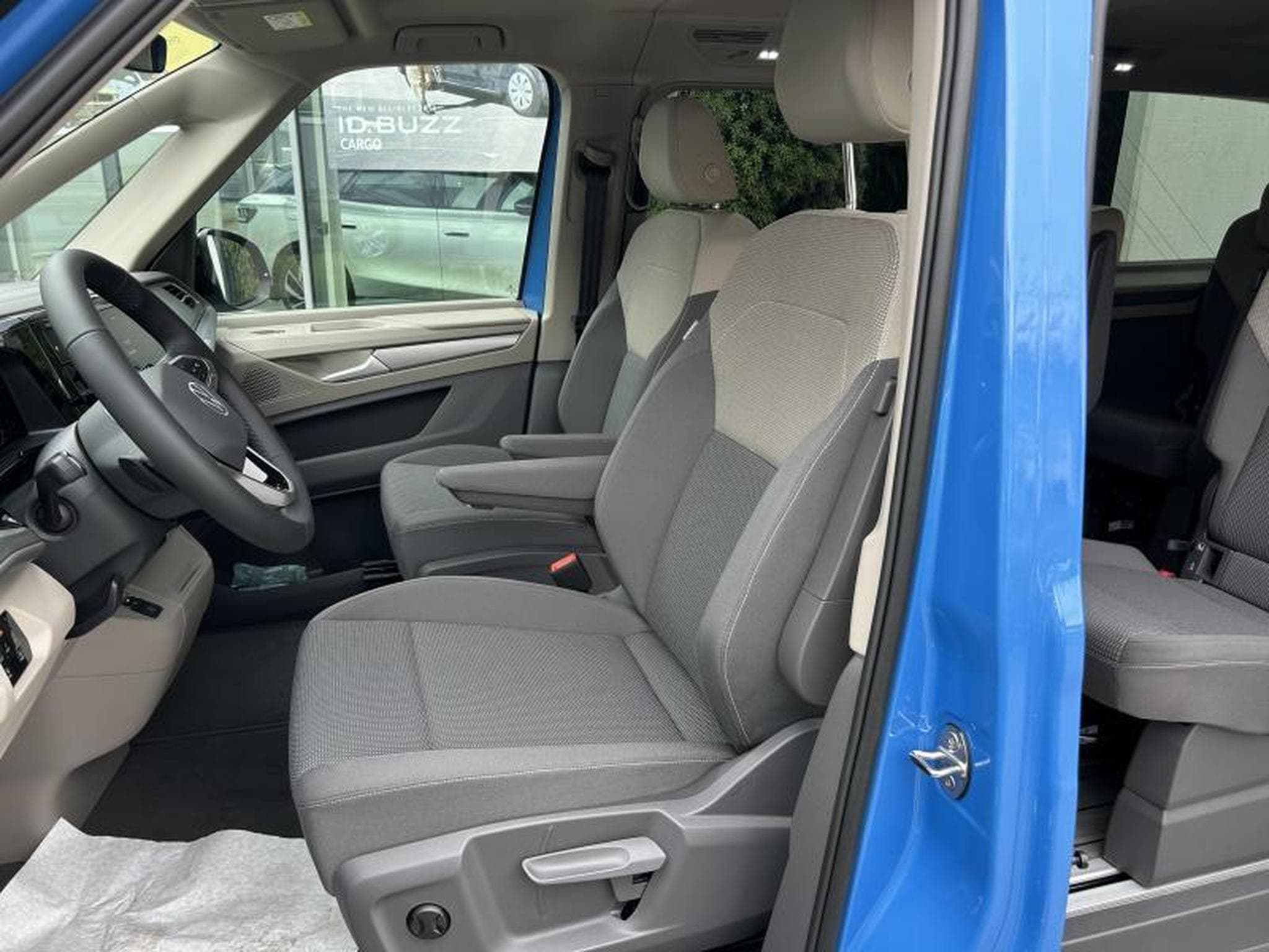 VW Multivan Life LP (2025) - Foto 7