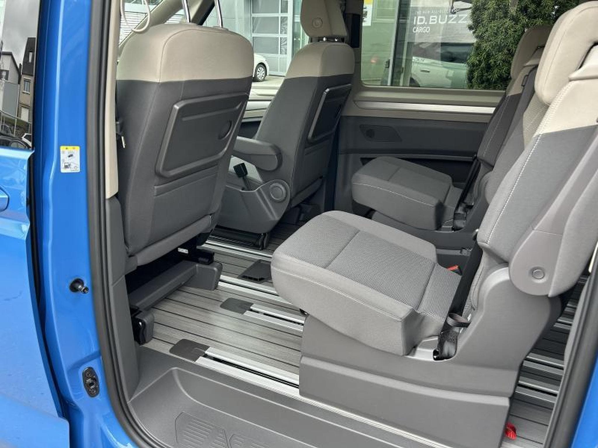 VW Multivan Life LP (2025) - Foto 9