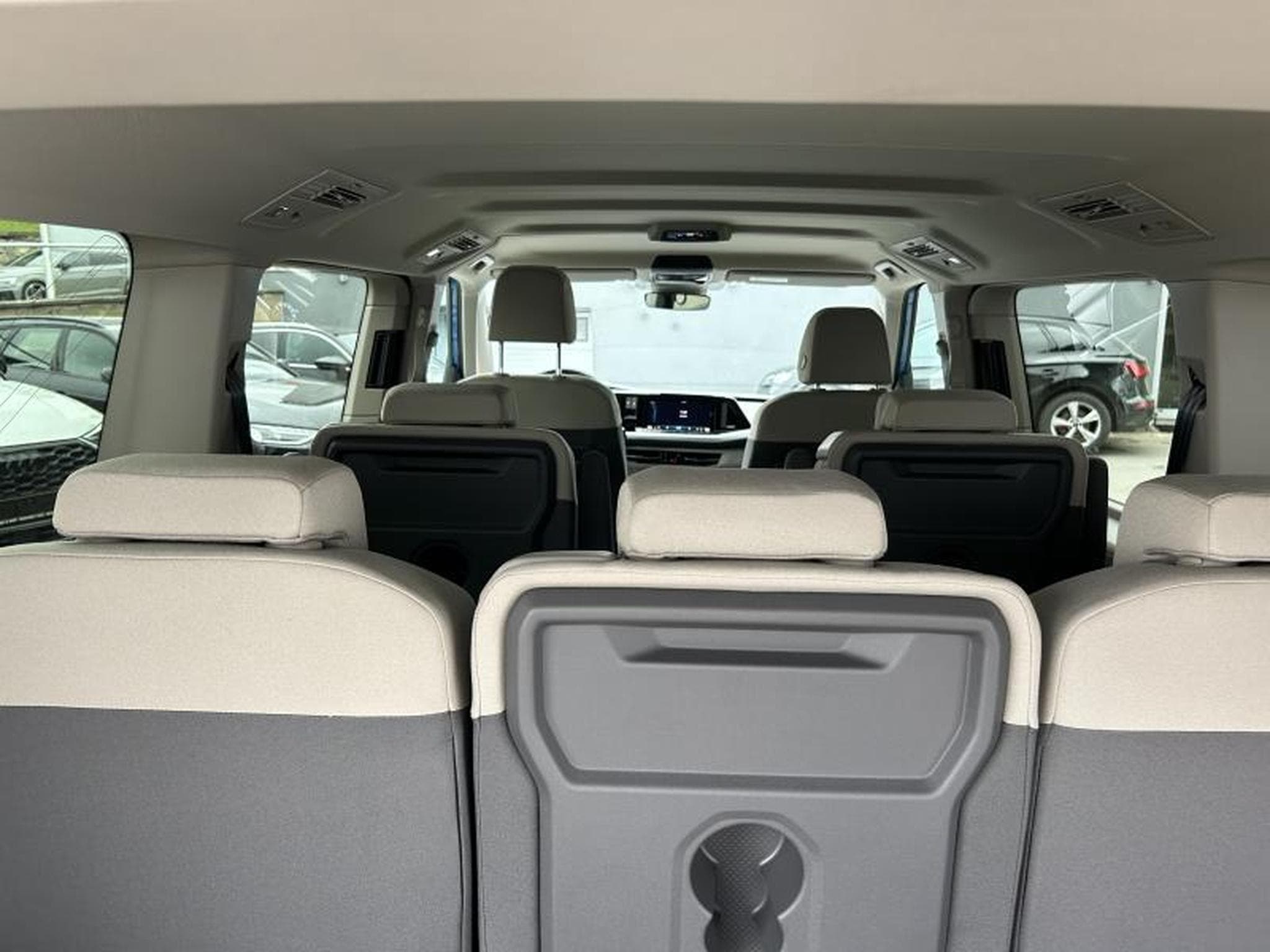 VW Multivan Life LP (2025) - Foto 10