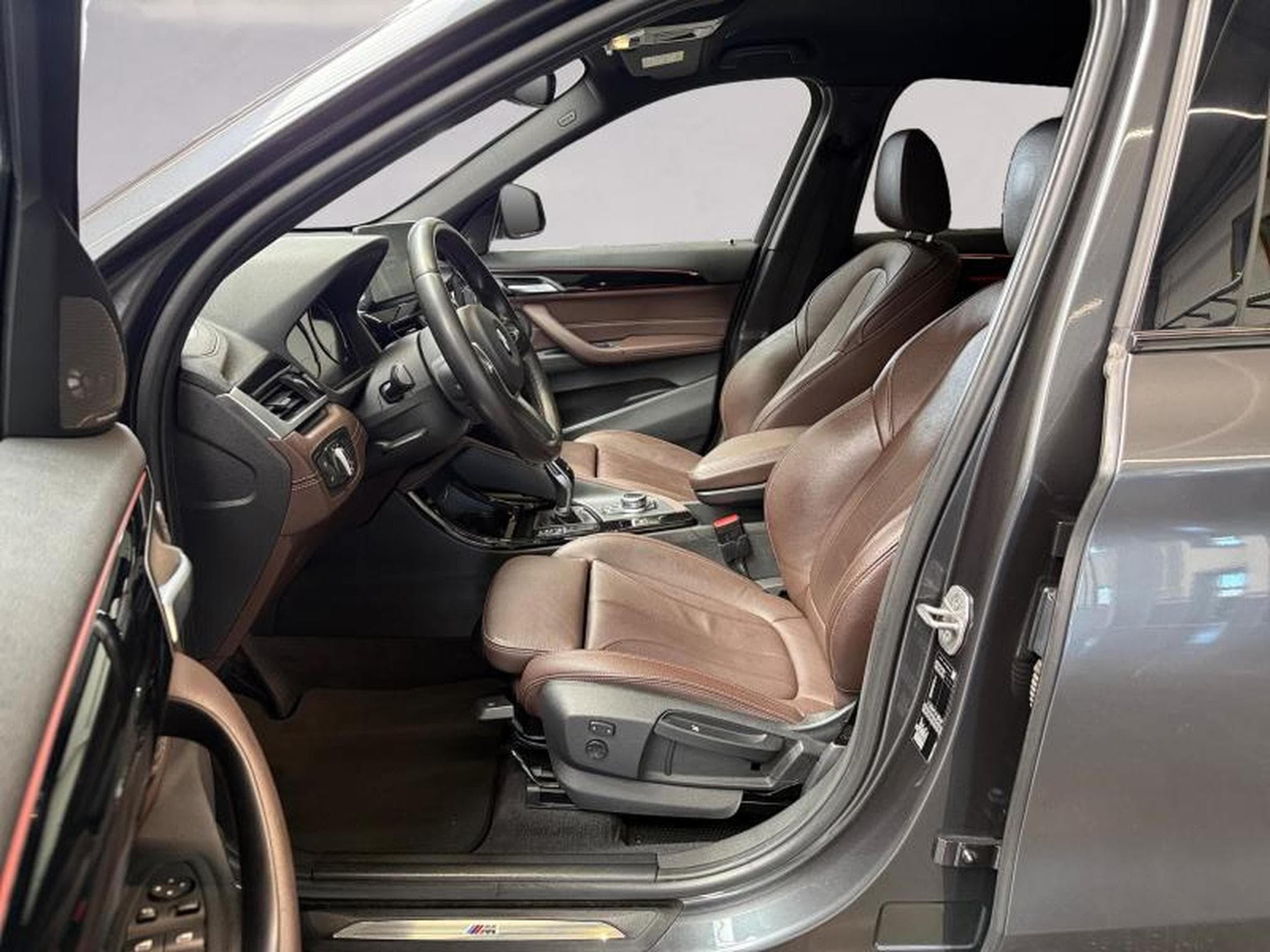 BMW X1 X1 sDrive18i Kit M Sport (2021) - Foto 6