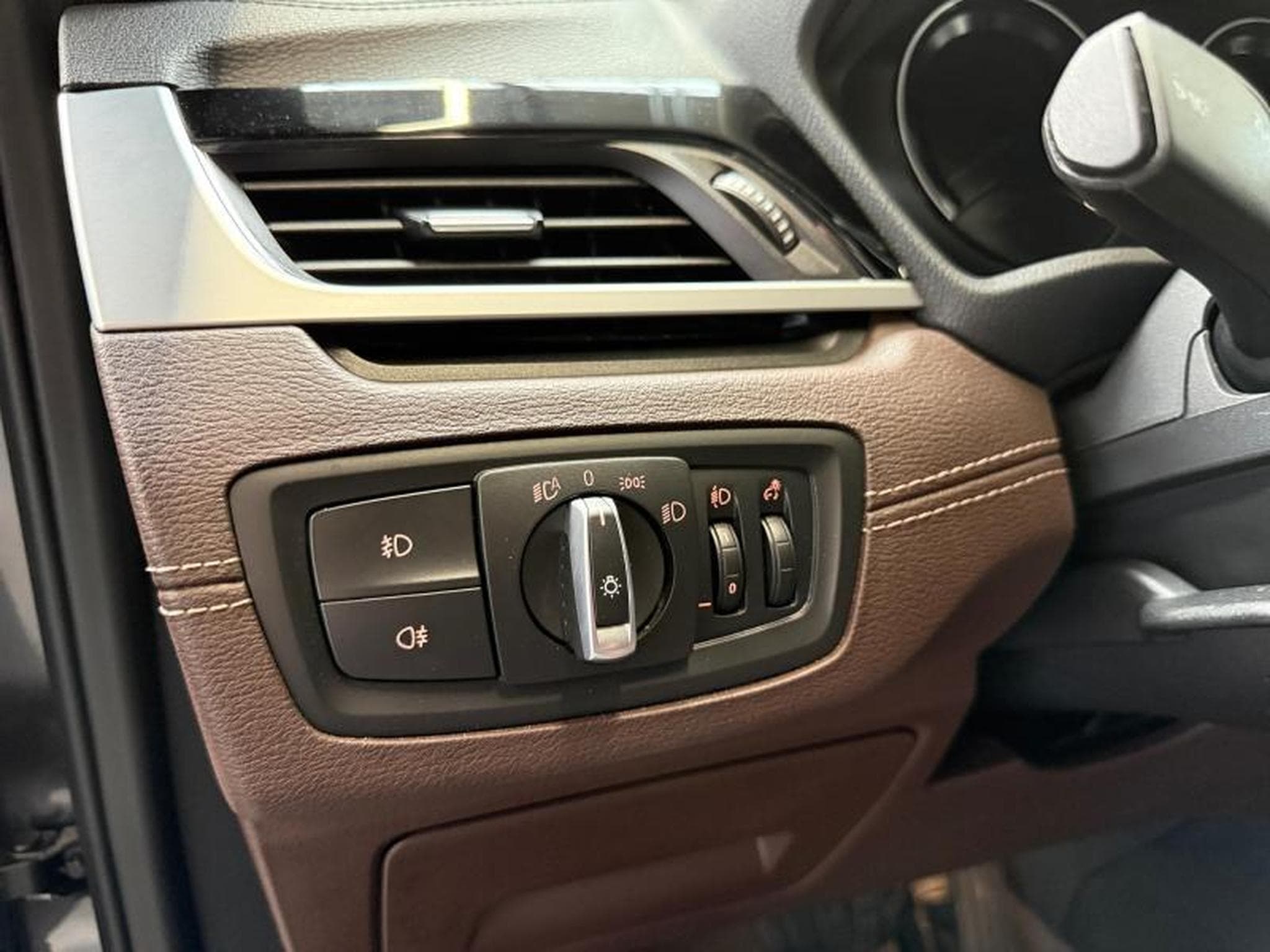 BMW X1 X1 sDrive18i Kit M Sport (2021) - Foto 11