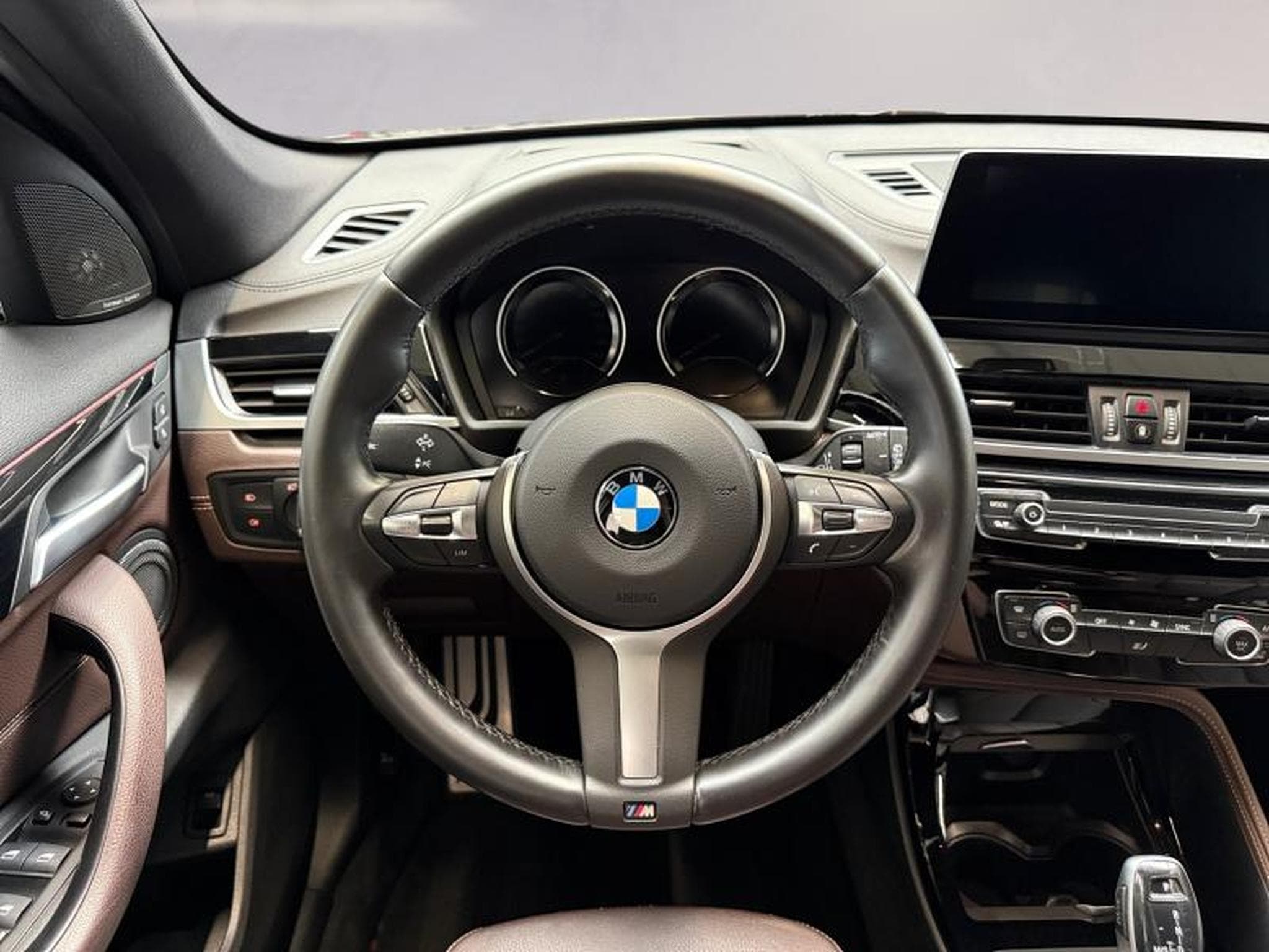 BMW X1 X1 sDrive18i Kit M Sport (2021) - Foto 9