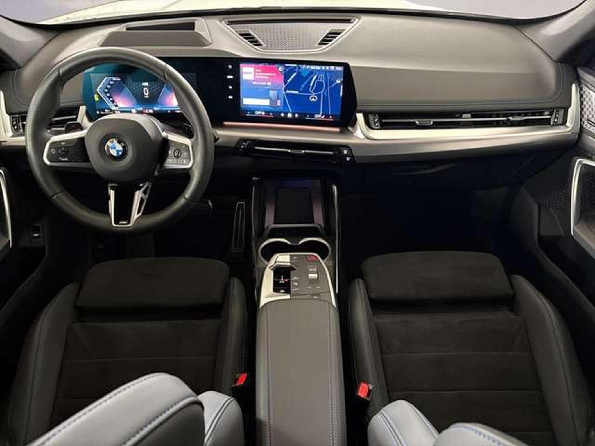 BMW X1 xDrive20d Head-Up DAB LED M Sportpaket RFK (2025) - Photo 7