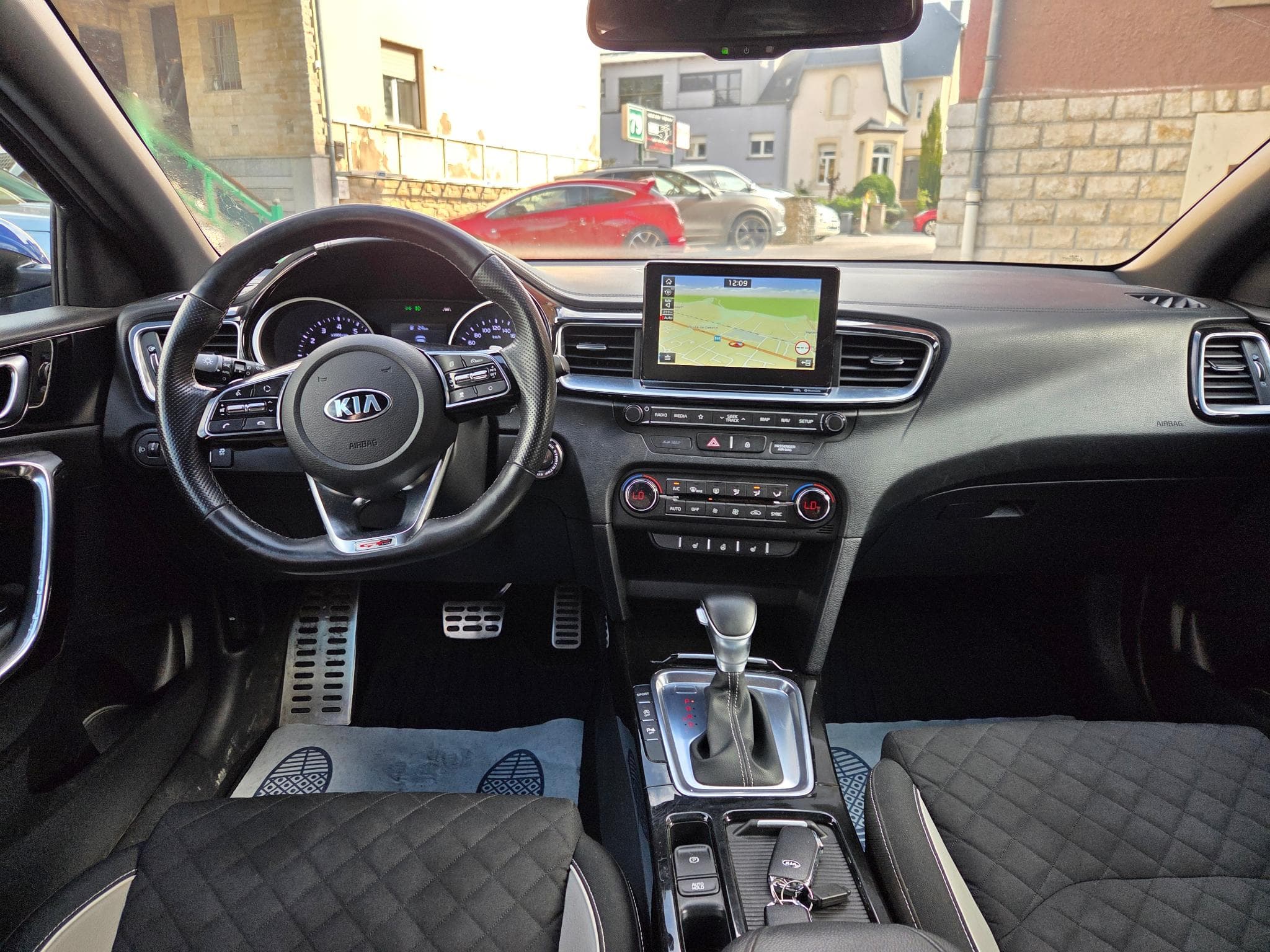 Kia Ceed 1.4 i 140CV AUTOMATIQUE GT LINE (2019) - Photo 11