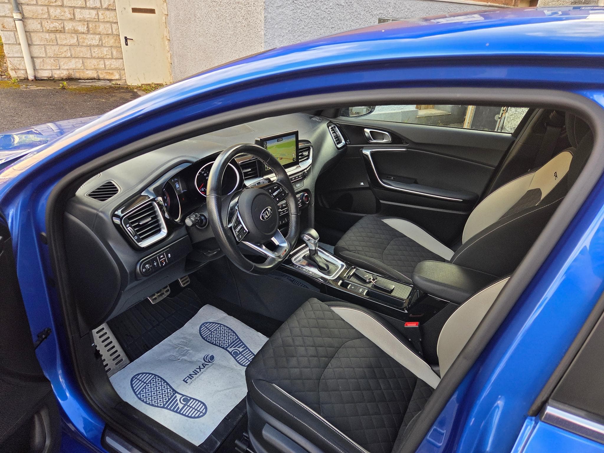 Kia Ceed 1.4 i 140CV AUTOMATIQUE GT LINE (2019) - Photo 10