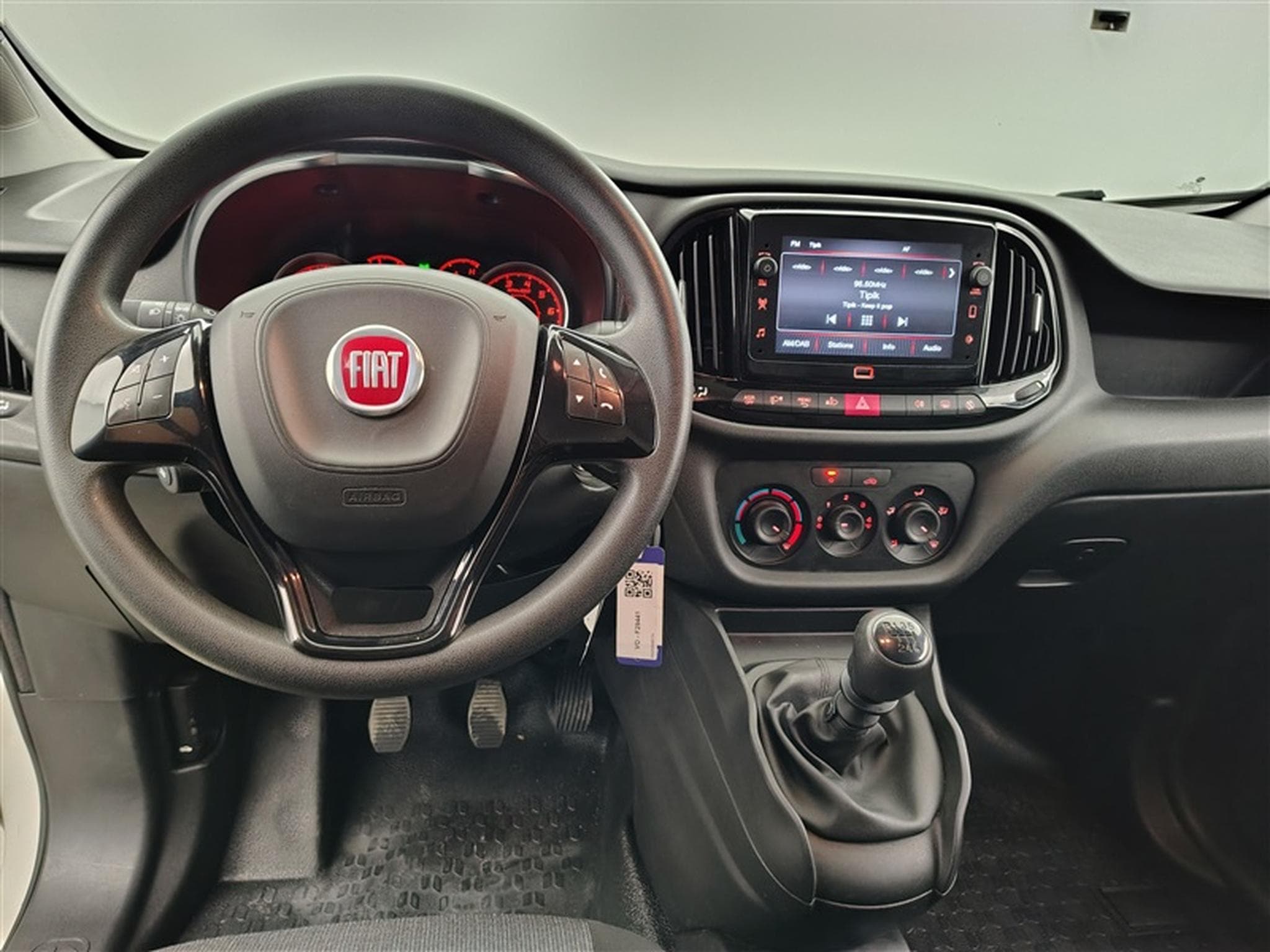 Fiat Doblo 1.6 MJET Cargo CLIM / CARPLAY (2023) - Foto 9