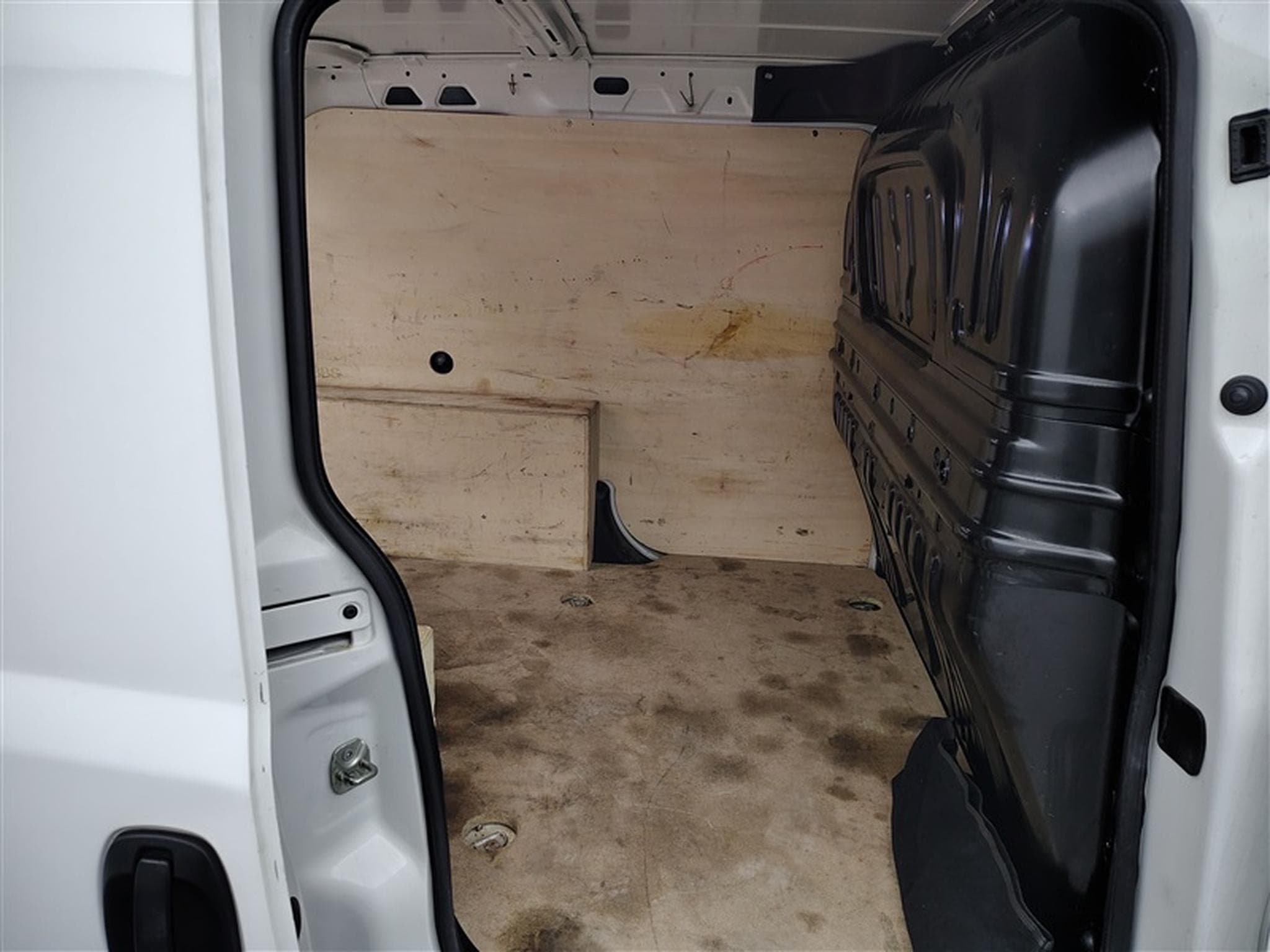 Fiat Doblo 1.6 MJET Cargo CLIM / CARPLAY (2023) - Foto 13