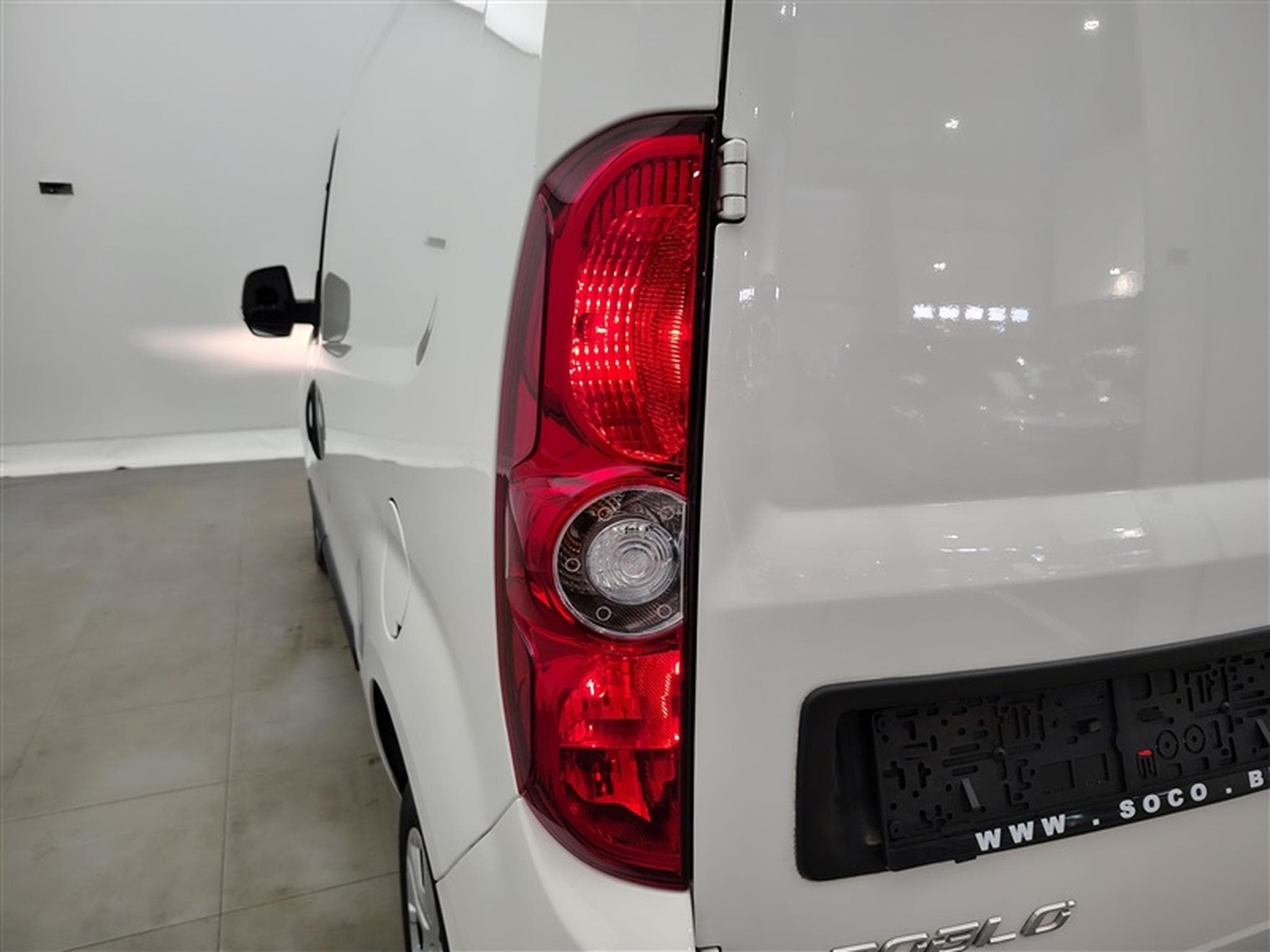 Fiat Doblo 1.6 MJET Cargo CLIM / CARPLAY (2023) - Foto 16