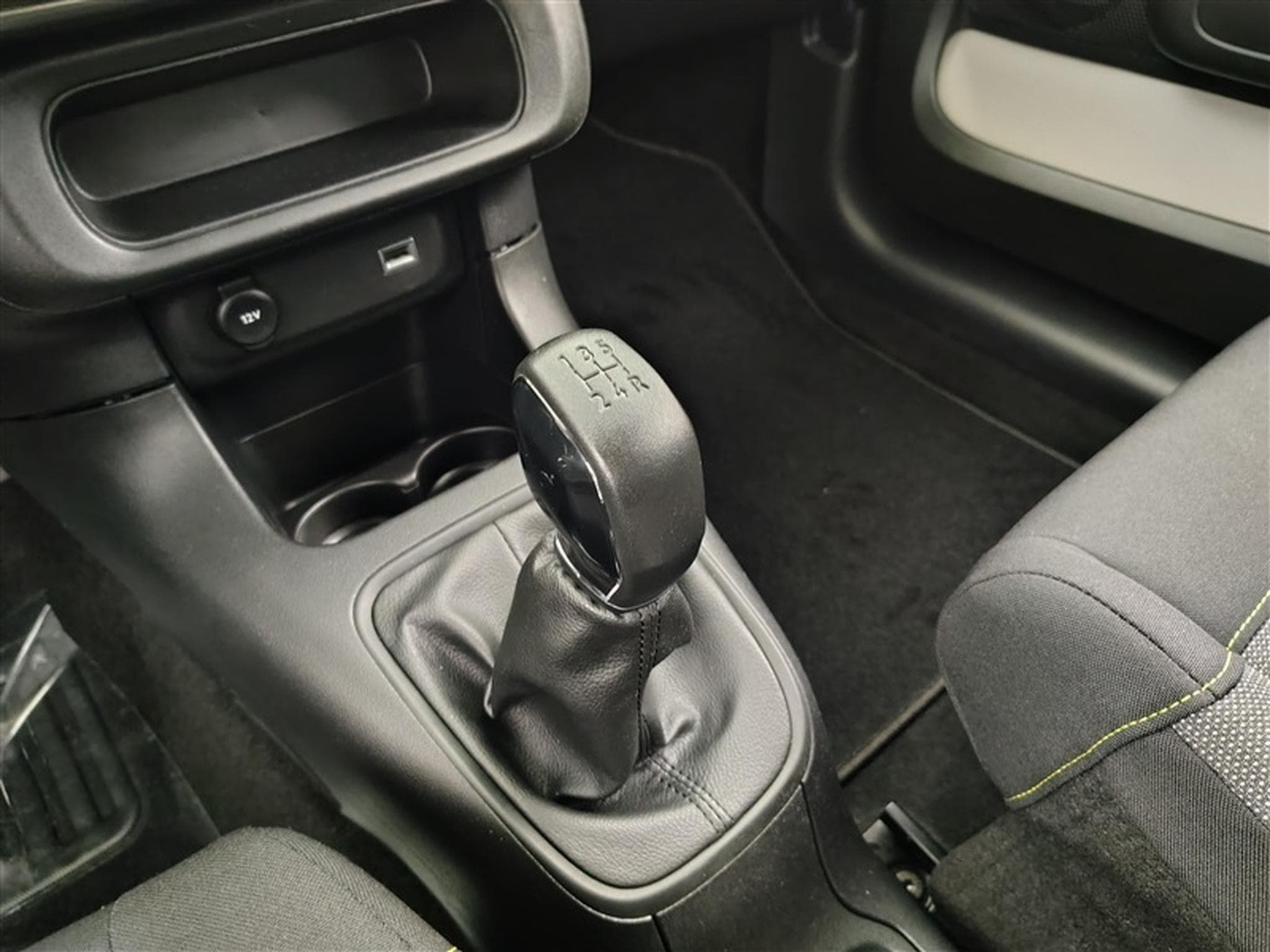 Citroen C3 1.2i PureTech Feel (2019) - Photo 12