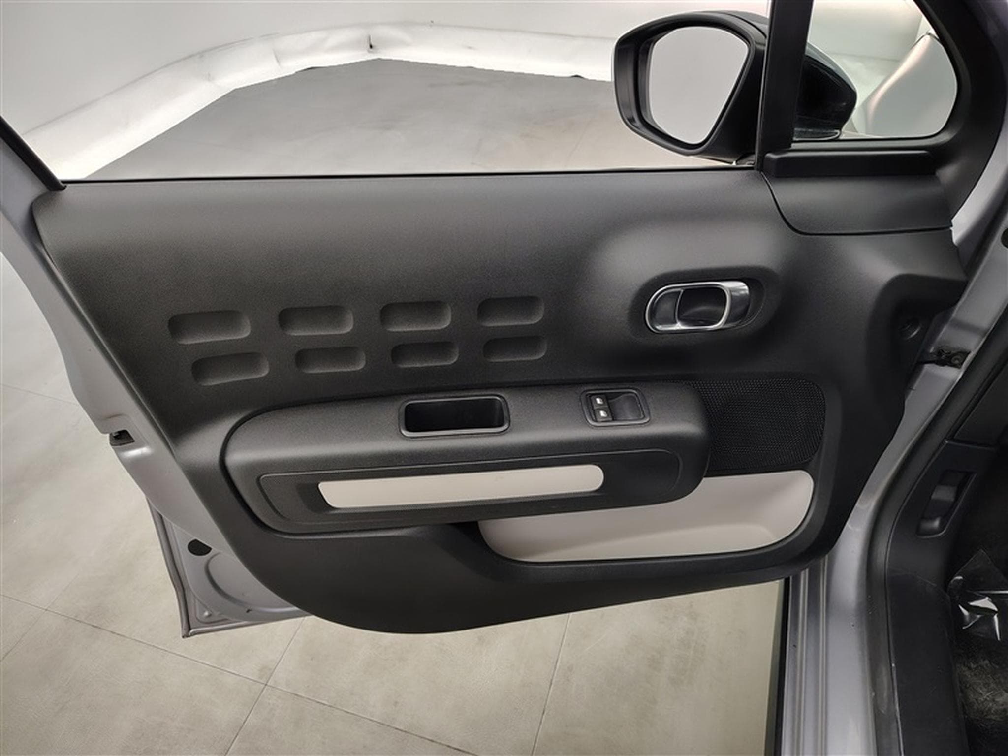 Citroen C3 1.2i PureTech Feel (2019) - Photo 17
