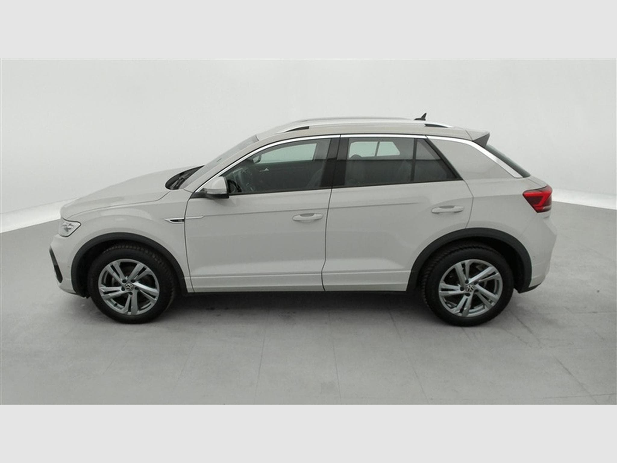 VW T-Roc 1.0 TSI 110cv R-Line CARPLAY / FULL LED / PDC AV+AR / JA 17" (2024) - Foto 3