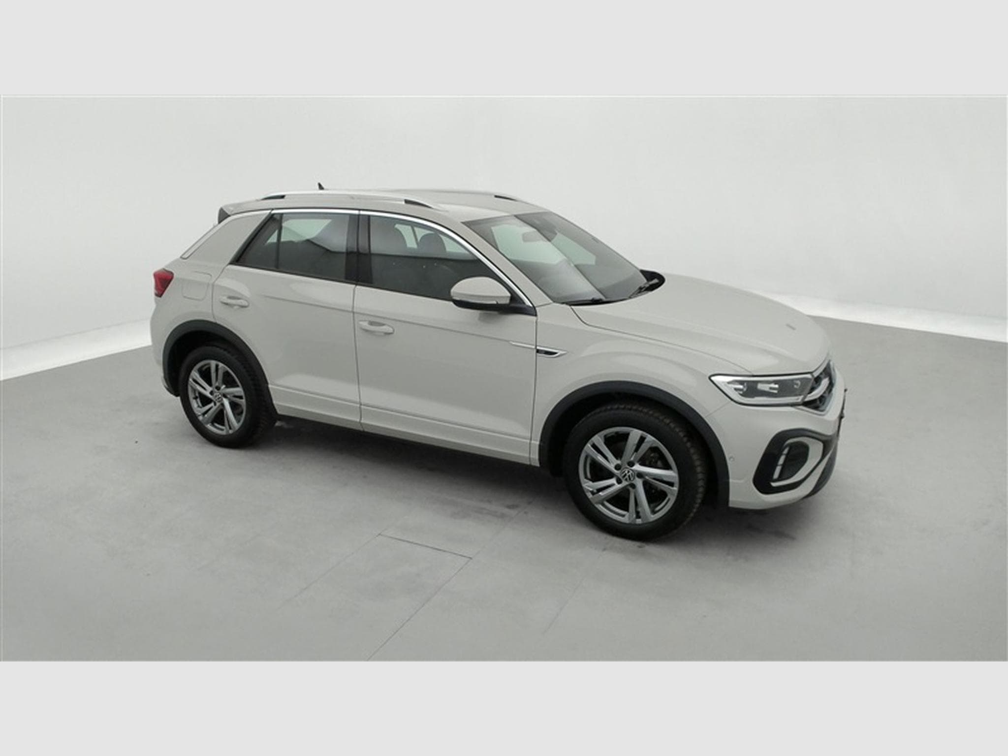 VW T-Roc 1.0 TSI 110cv R-Line CARPLAY / FULL LED / PDC AV+AR / JA 17" (2024) - Foto 23