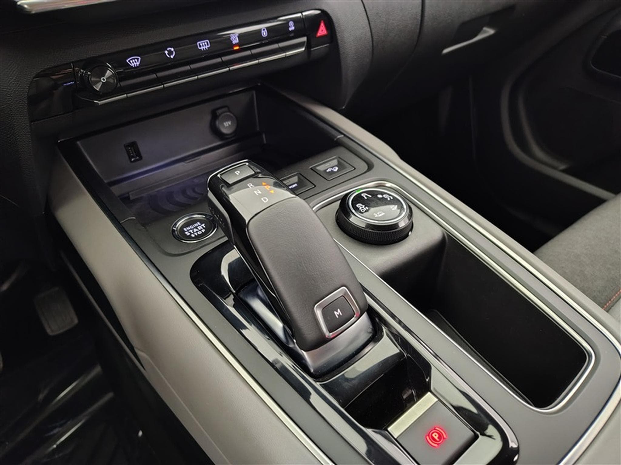 Citroen C5 Aircross 1.2 PureTech Feel CAMERA / CUIR / CARPLAY (2020) - Photo 12