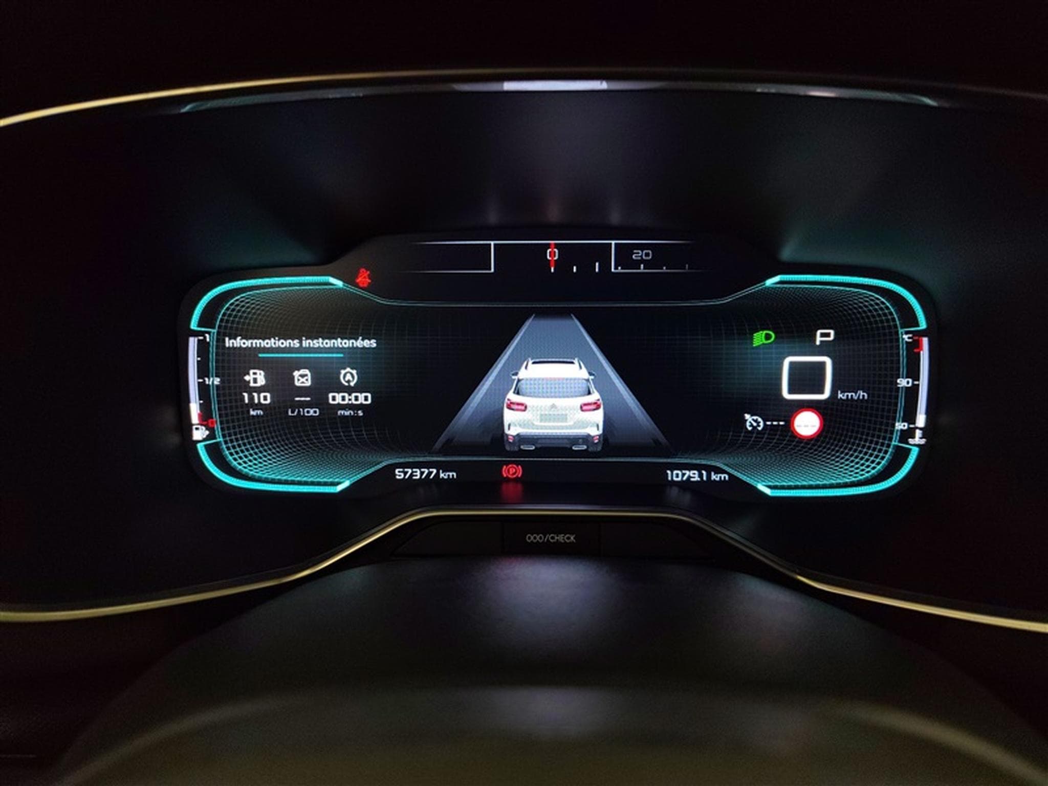 Citroen C5 Aircross 1.2 PureTech Feel CAMERA / CUIR / CARPLAY (2020) - Photo 10