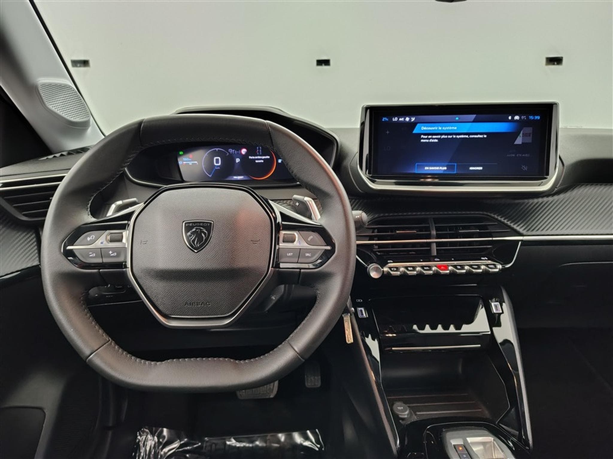 Peugeot 208 1.2 Hybrid 100cv e-DSC6 Allure CARPLAY / FULL LED / S-CUIR (2025) - Photo 9
