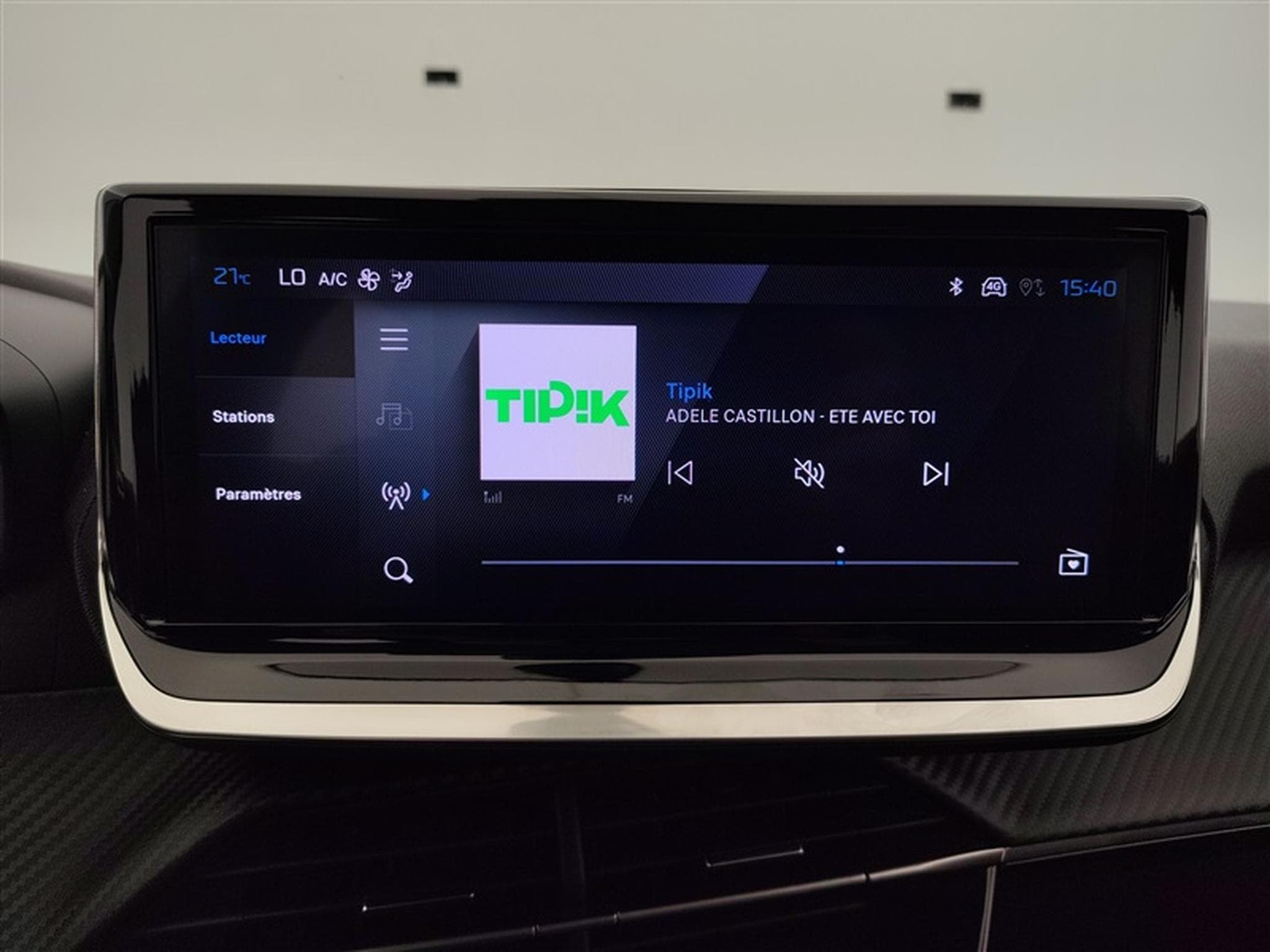 Peugeot 208 1.2 Hybrid 100cv e-DSC6 Allure CARPLAY / FULL LED / S-CUIR (2025) - Photo 11