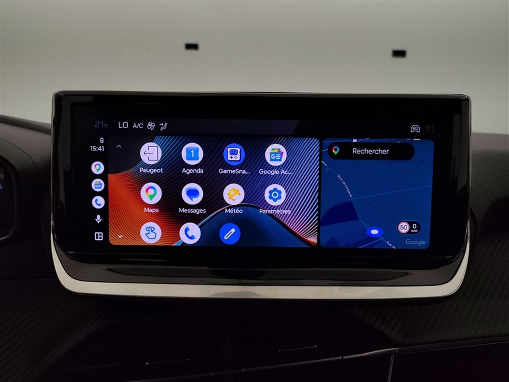 Peugeot 208 1.2 Hybrid 100cv e-DSC6 Allure CARPLAY / FULL LED / S-CUIR (2025) - Photo 20