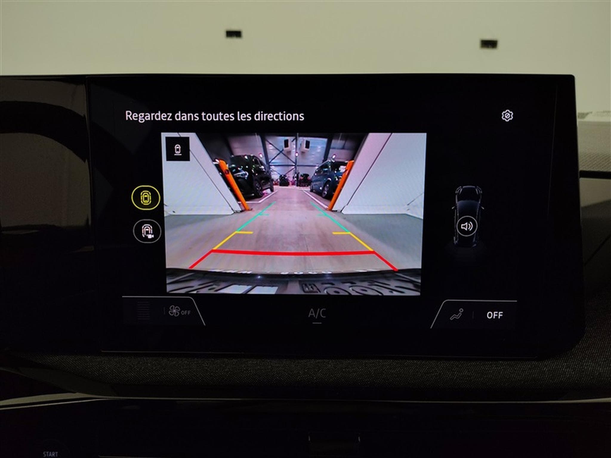Renault Clio 1.2 TCe 115cv Evolution CARPLAY / FULL LED / CAMERA (2026) - Photo 18