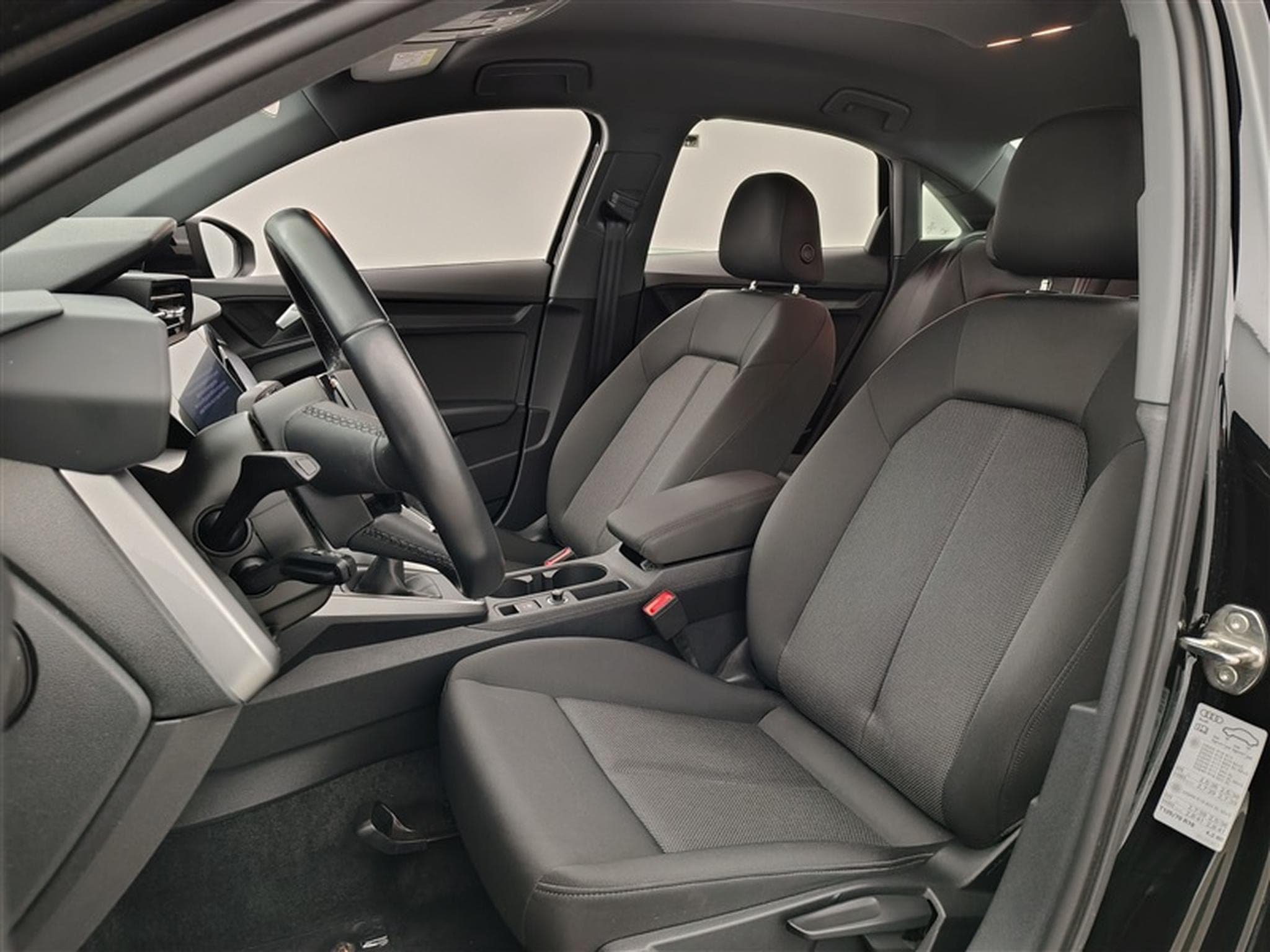 Audi A3 30 TDi  Navi Cockpit / Led / PDC (2023) - Photo 7