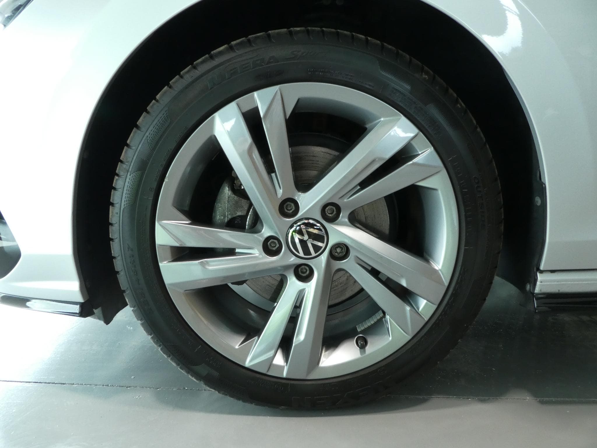 VW Golf VIII 1.5 tsi r-line (2024) - Photo 5