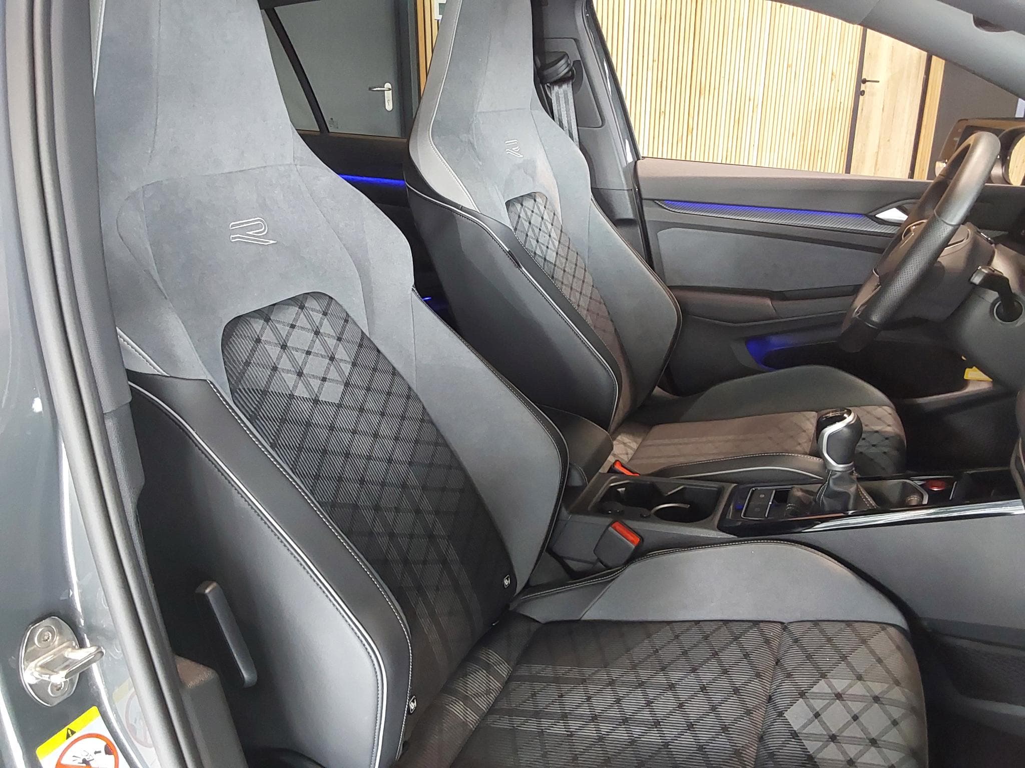 VW Golf 1.5 tsi r-line (2023) - Photo 7