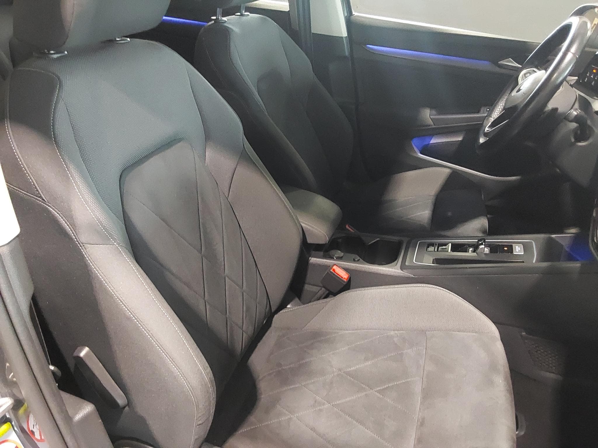 VW Golf 1.4 HYBRID ESSENCE (2021) - Photo 9