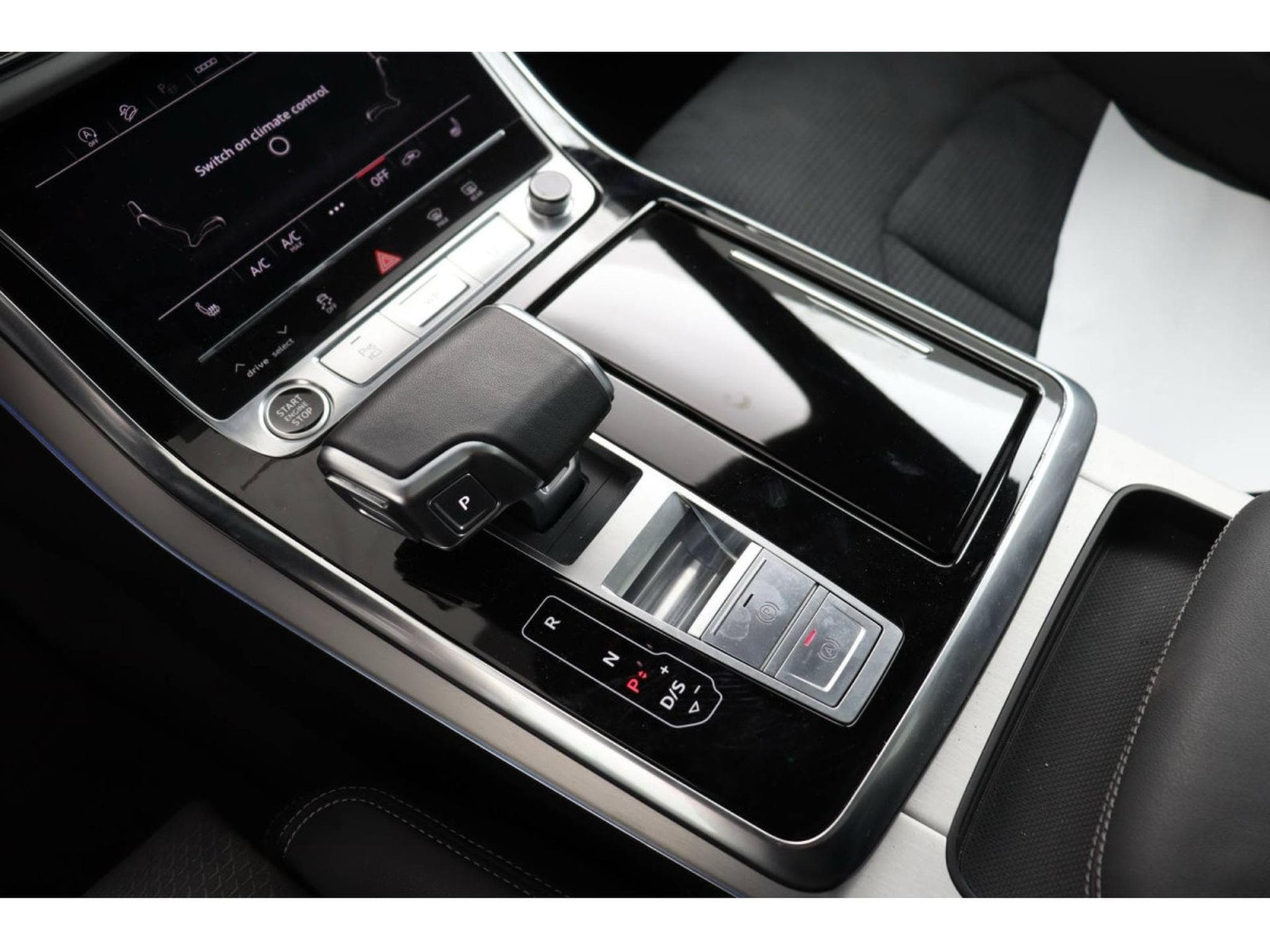 Audi Q8 Audi Q8 50 TDI 286 Quattro Tiptronic S Line/22”/PANO/360°/ (2024) - Photo 13