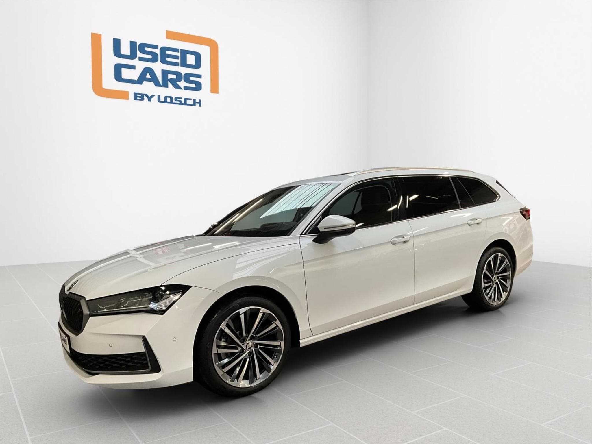 Skoda Superb L&K+DSG+4x4+AHK+LM19+Head-up+Pano+Led+Navi+DAB (2024) - Photo 4