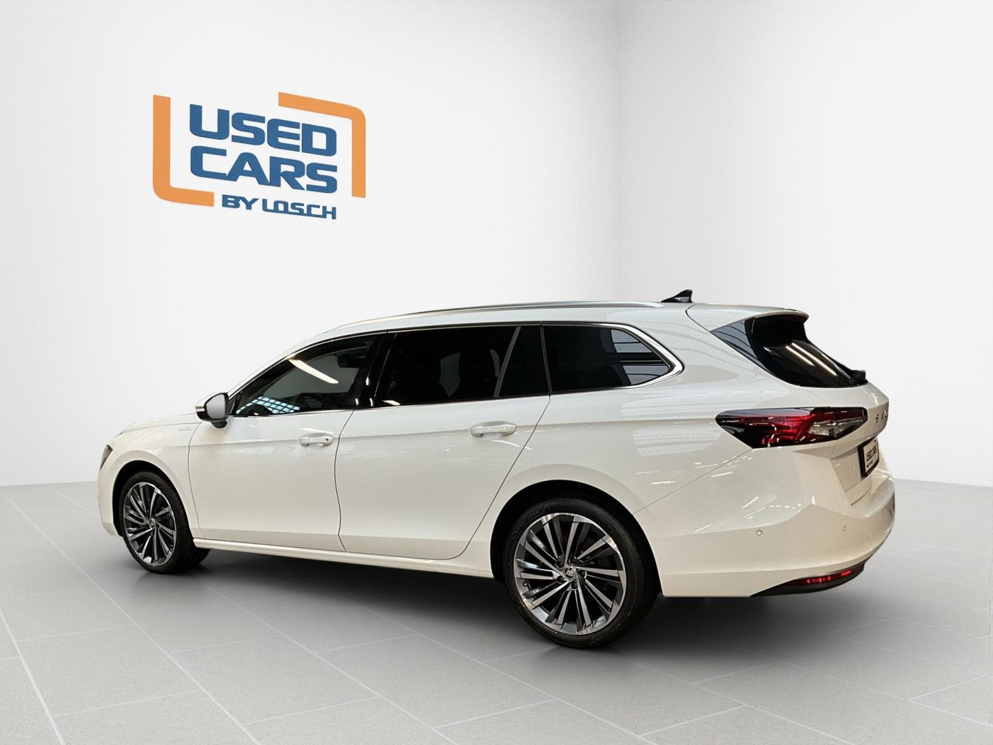 Skoda Superb L&K+DSG+4x4+AHK+LM19+Head-up+Pano+Led+Navi+DAB (2024) - Photo 5