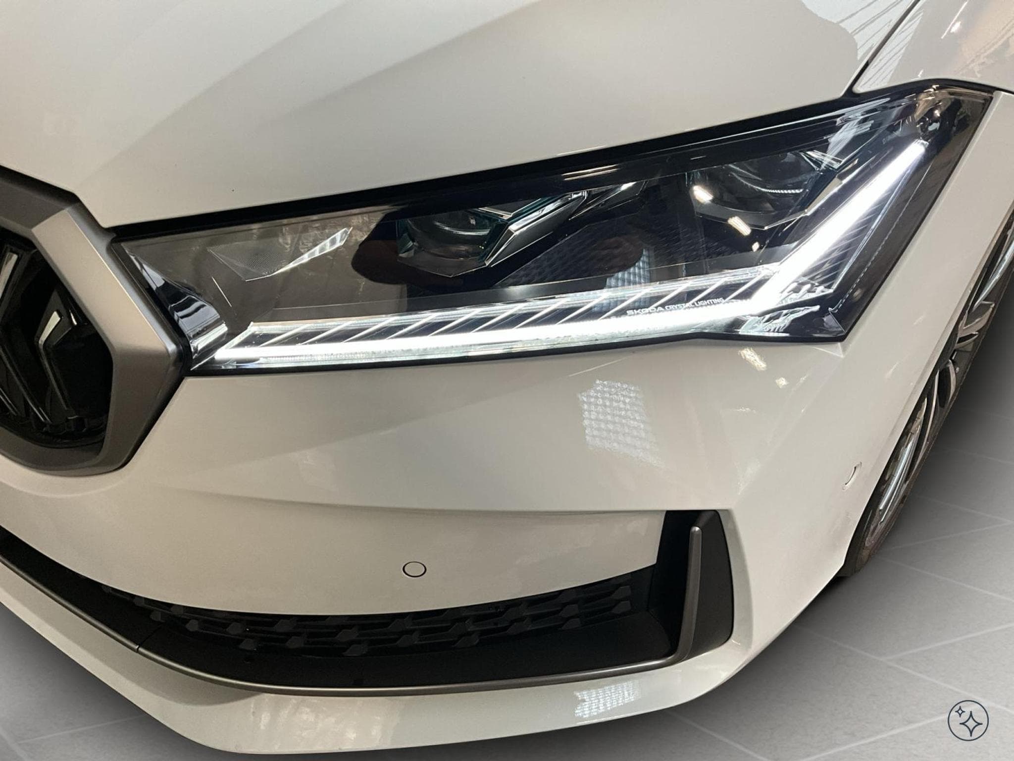 Skoda Superb L&K+DSG+4x4+AHK+LM19+Head-up+Pano+Led+Navi+DAB (2024) - Photo 18