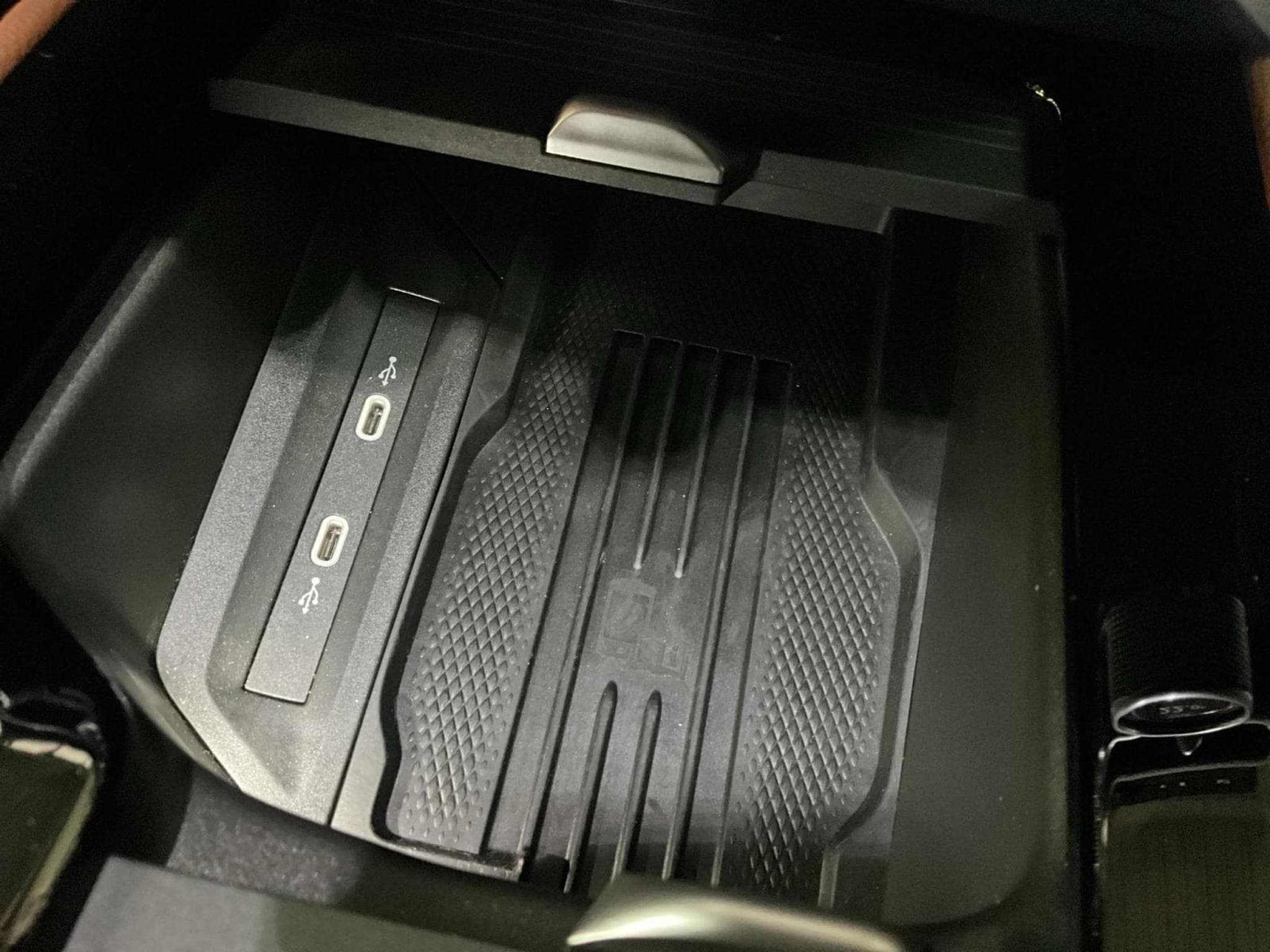 Skoda Superb L&K+DSG+4x4+AHK+LM19+Head-up+Pano+Led+Navi+DAB (2024) - Photo 22