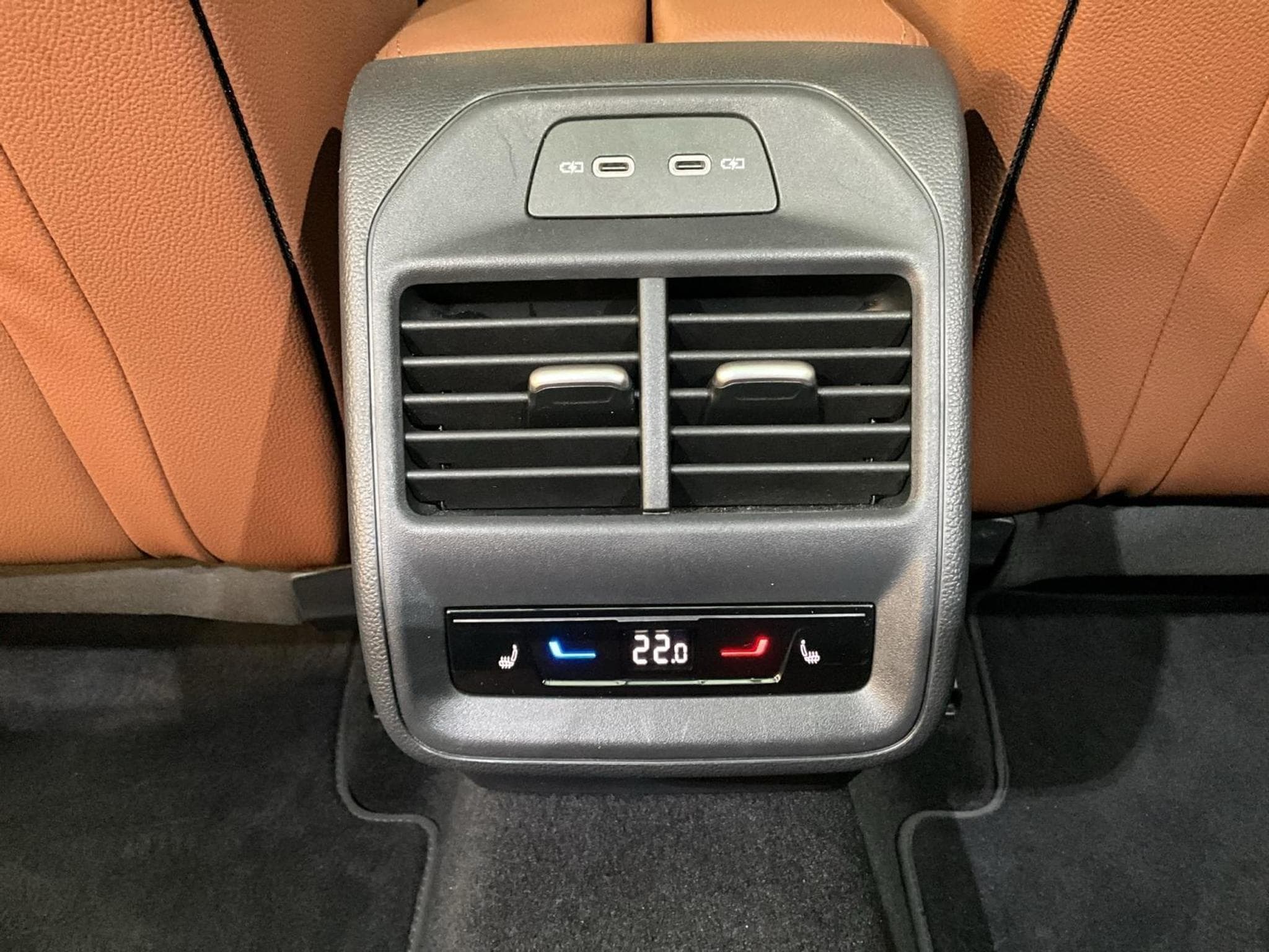 Skoda Superb L&K+DSG+4x4+AHK+LM19+Head-up+Pano+Led+Navi+DAB (2024) - Photo 23