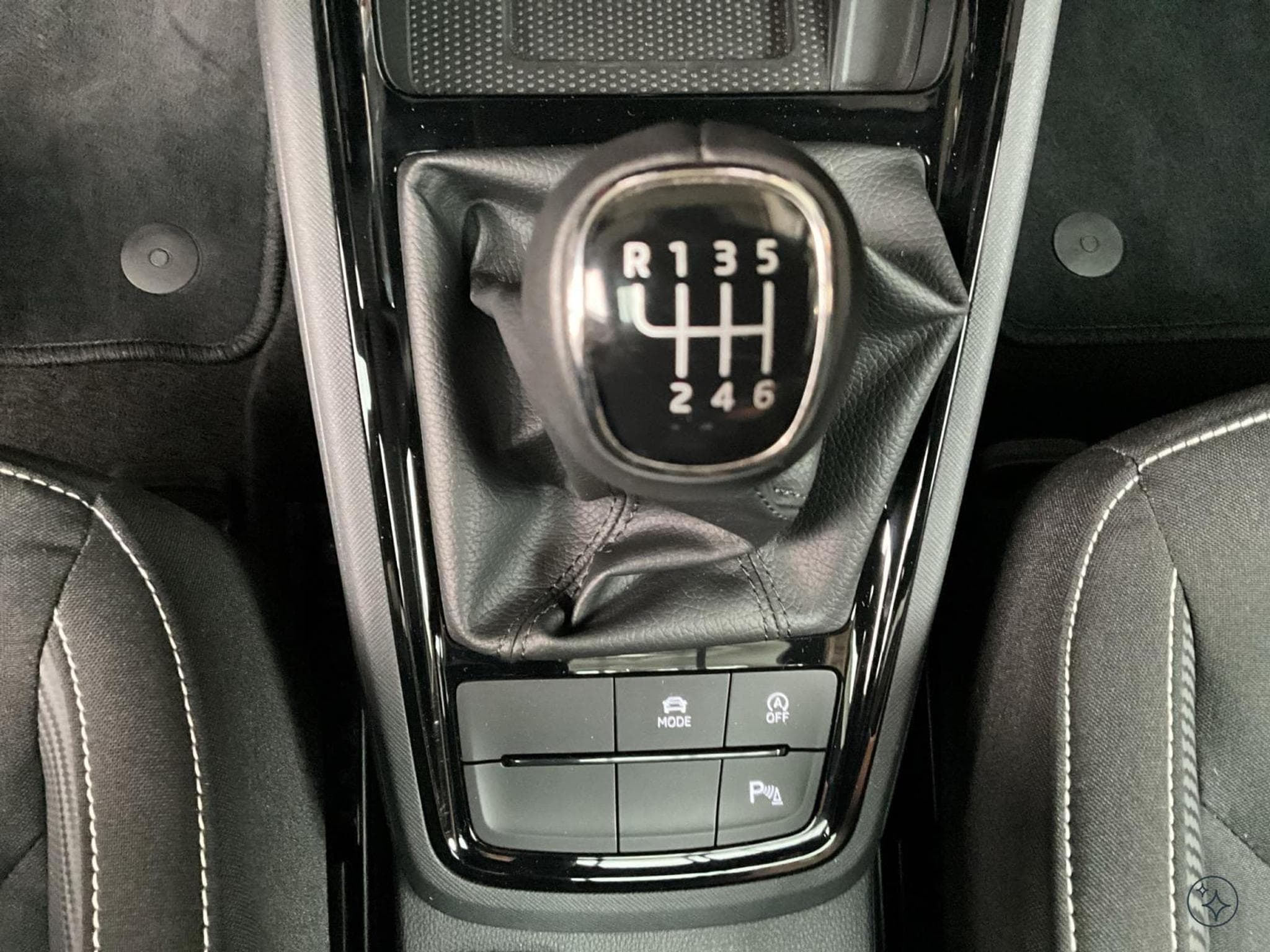Skoda Kamiq Monte-Carlo+Navi+Led+DAB+Pano+Keyless (2025) - Photo 12
