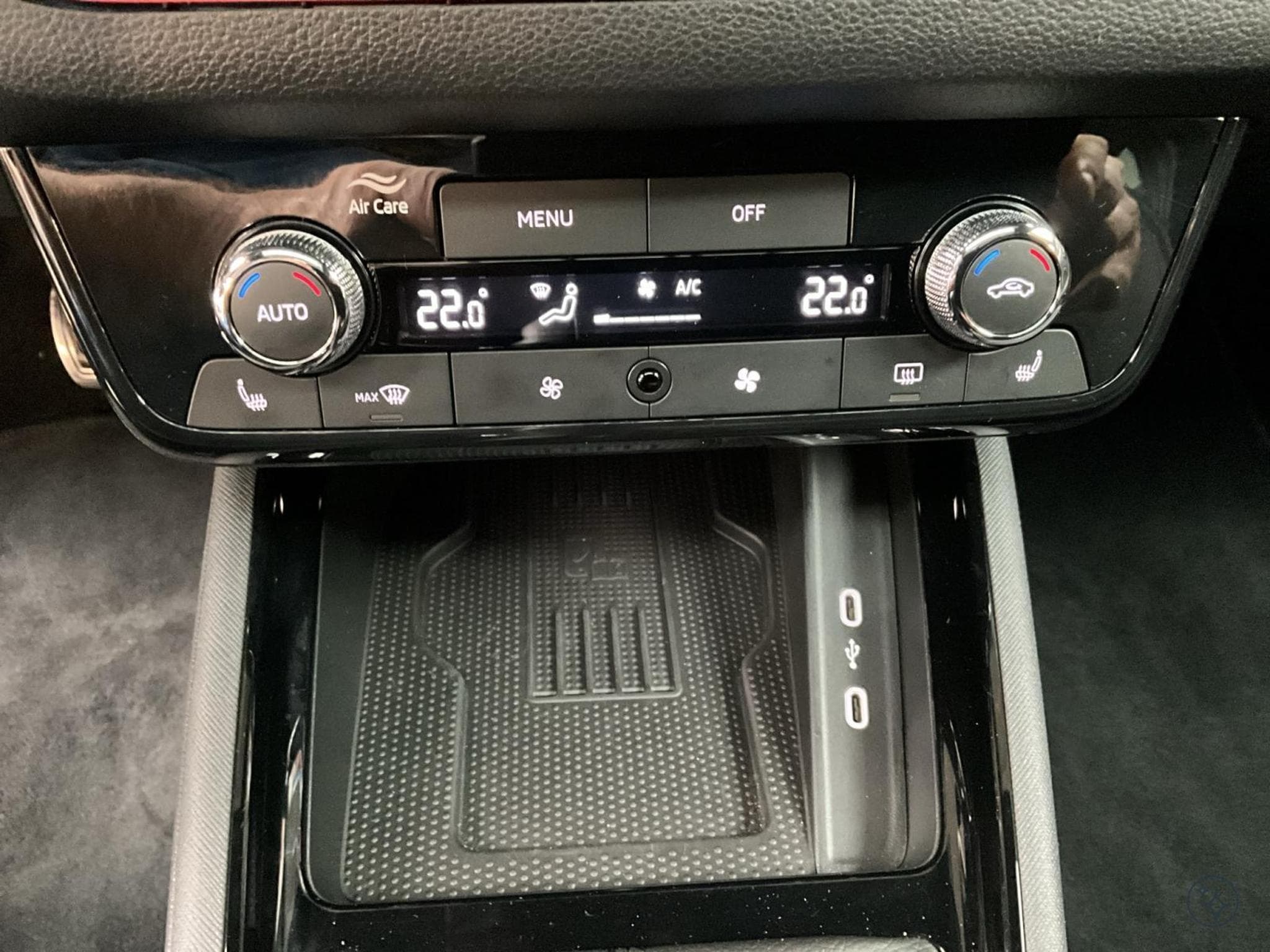 Skoda Kamiq Monte-Carlo+Navi+Led+DAB+Pano+Keyless (2025) - Photo 20