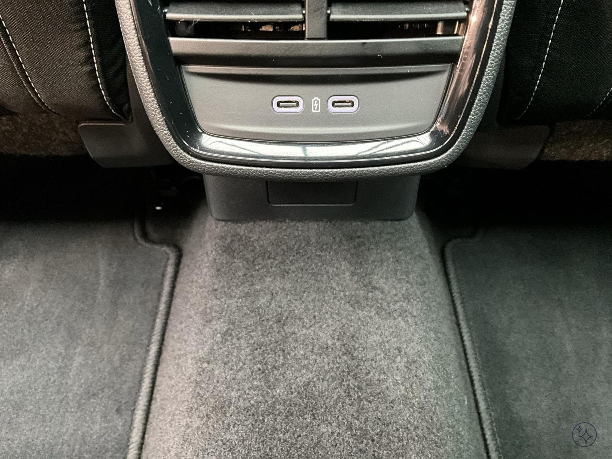 Skoda Kamiq Monte-Carlo+Navi+Led+DAB+Pano+Keyless (2025) - Photo 21