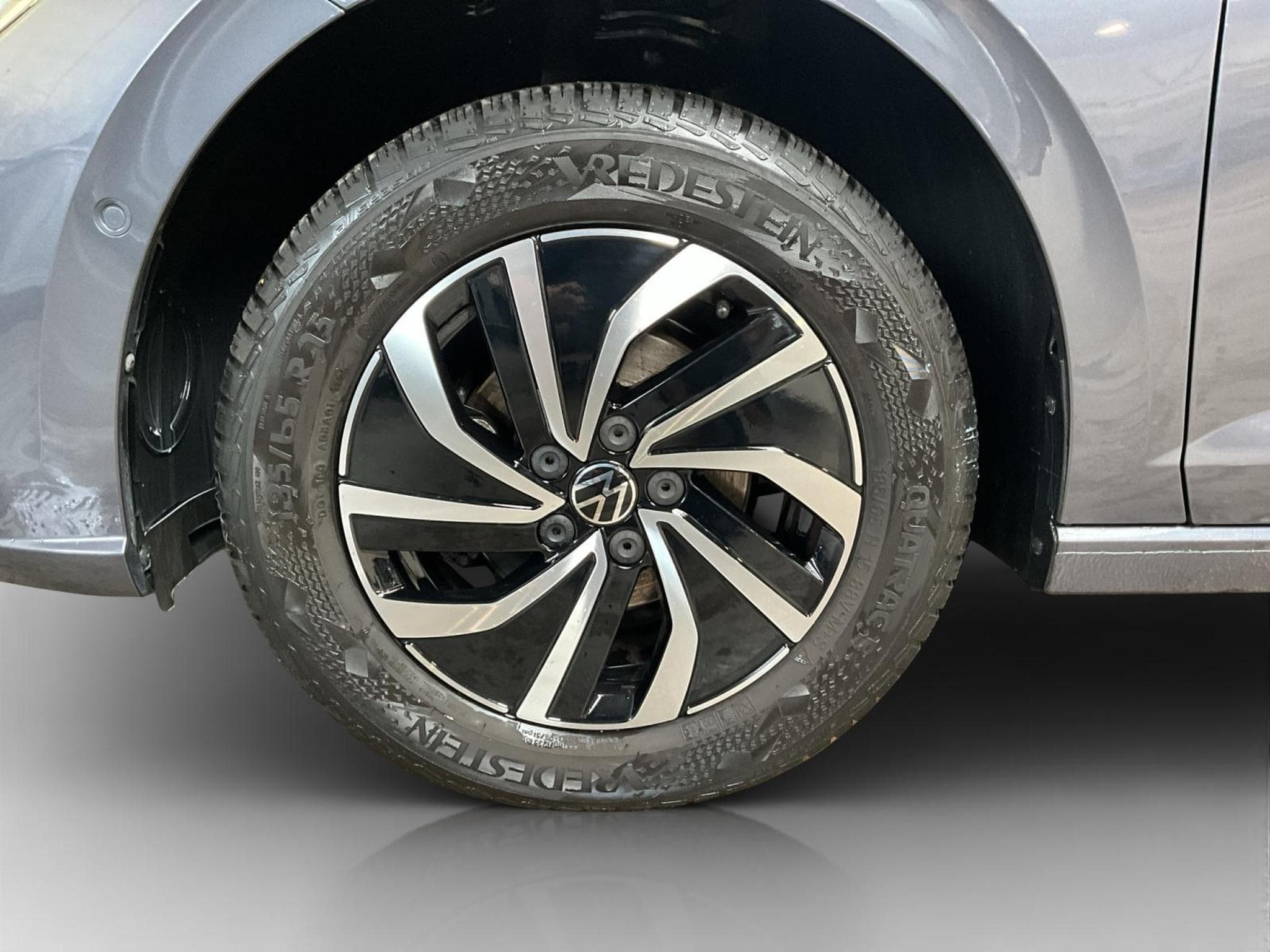 VW Polo Life+BVM+P.Assistance+P.Lumiere+Air Care Climatronic (2025) - Photo 8