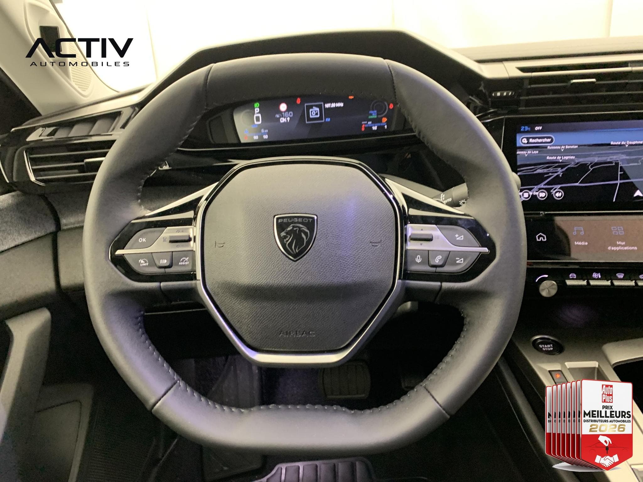 Peugeot 308 Hybrid 145 e-DCS6 Allure (2026) - Photo 13