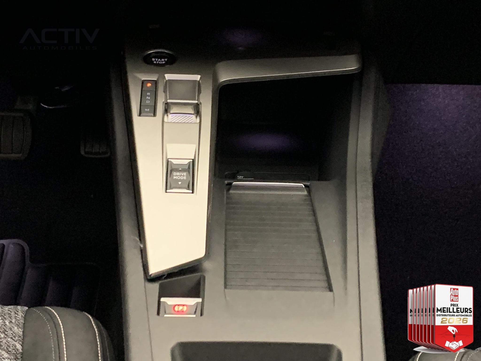 Peugeot 308 Hybrid 145 e-DCS6 Allure (2026) - Photo 14