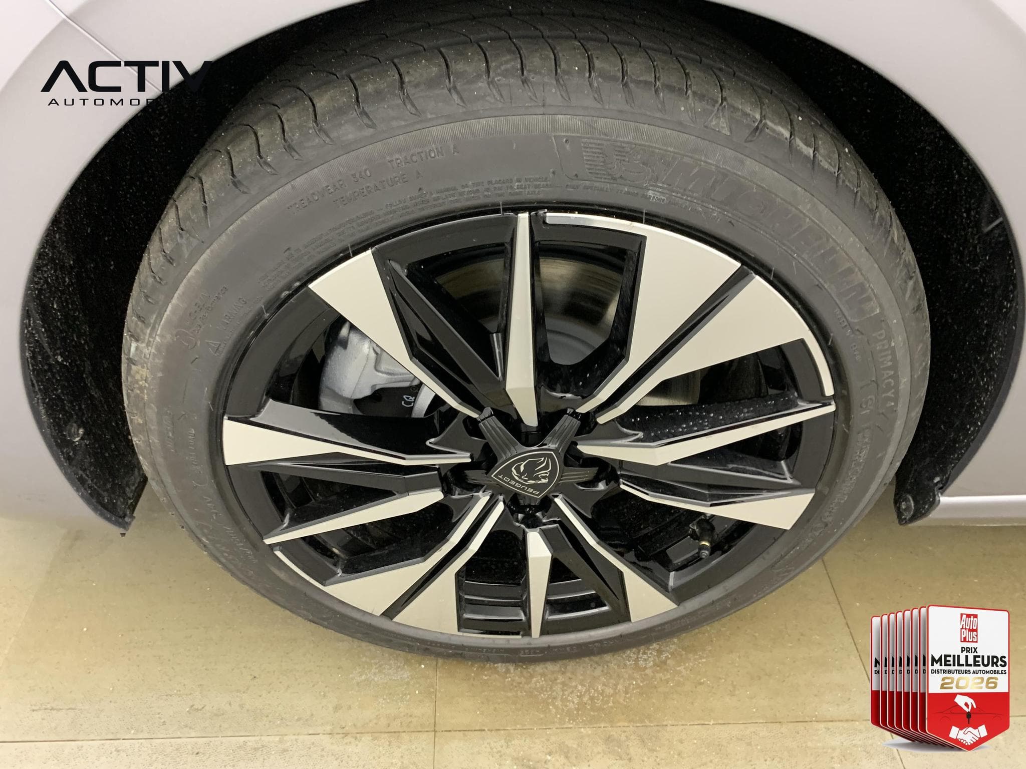 Peugeot 308 Hybrid 145 e-DCS6 Allure (2026) - Photo 20