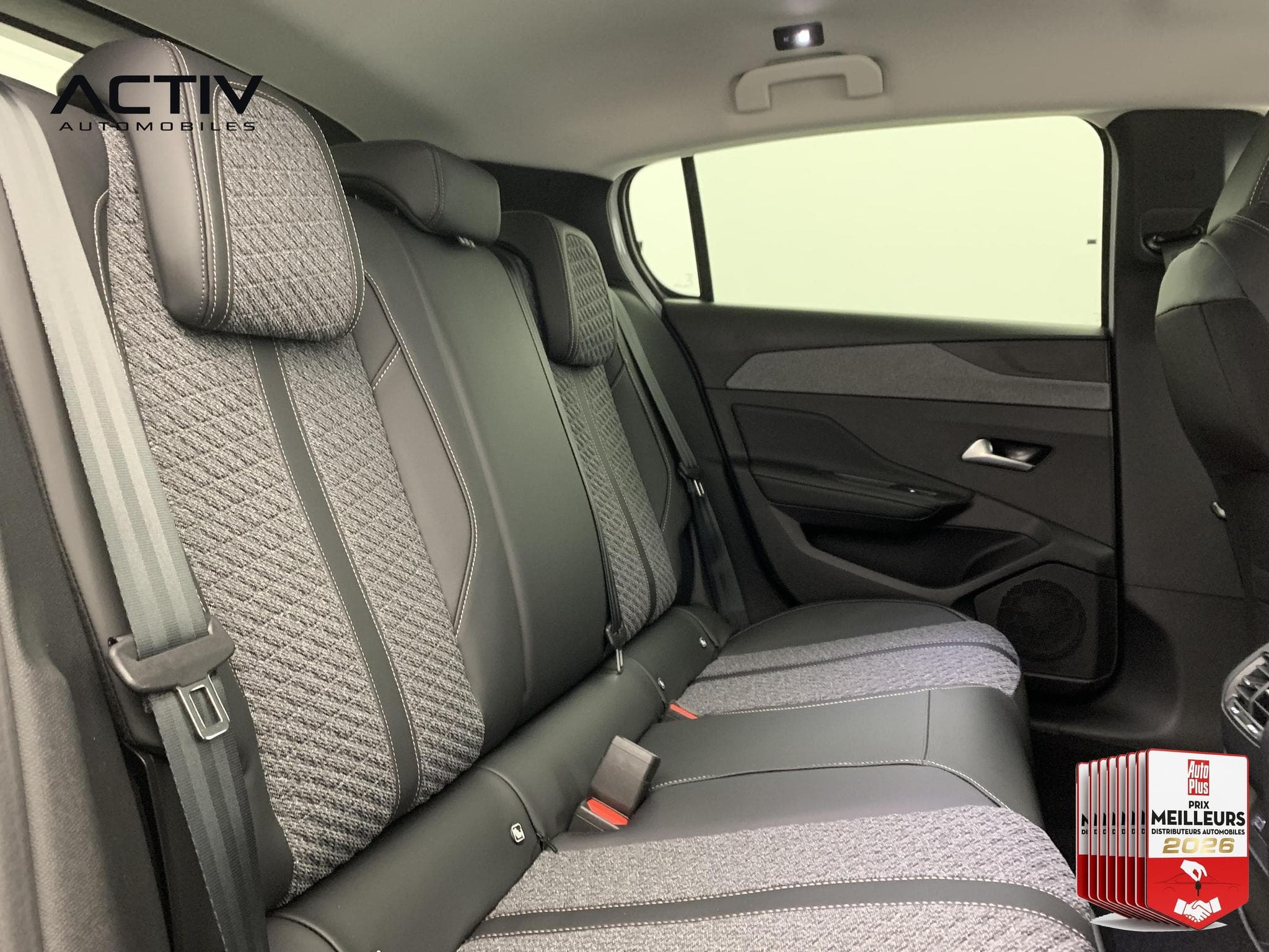 Peugeot 308 Hybrid 145 e-DCS6 Allure (2026) - Photo 10