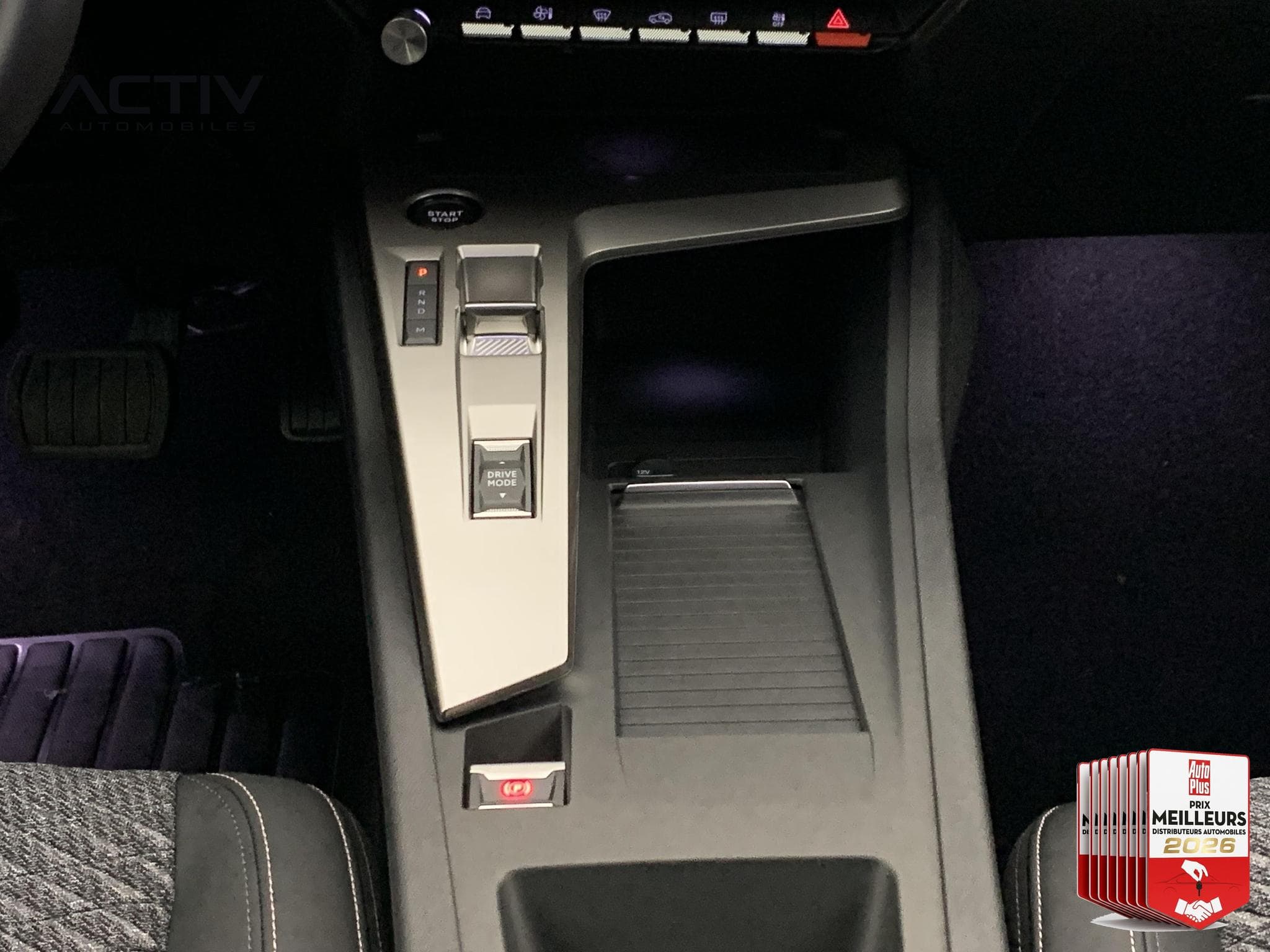Peugeot 308 Hybrid 145 e-DCS6 Allure (2026) - Photo 15